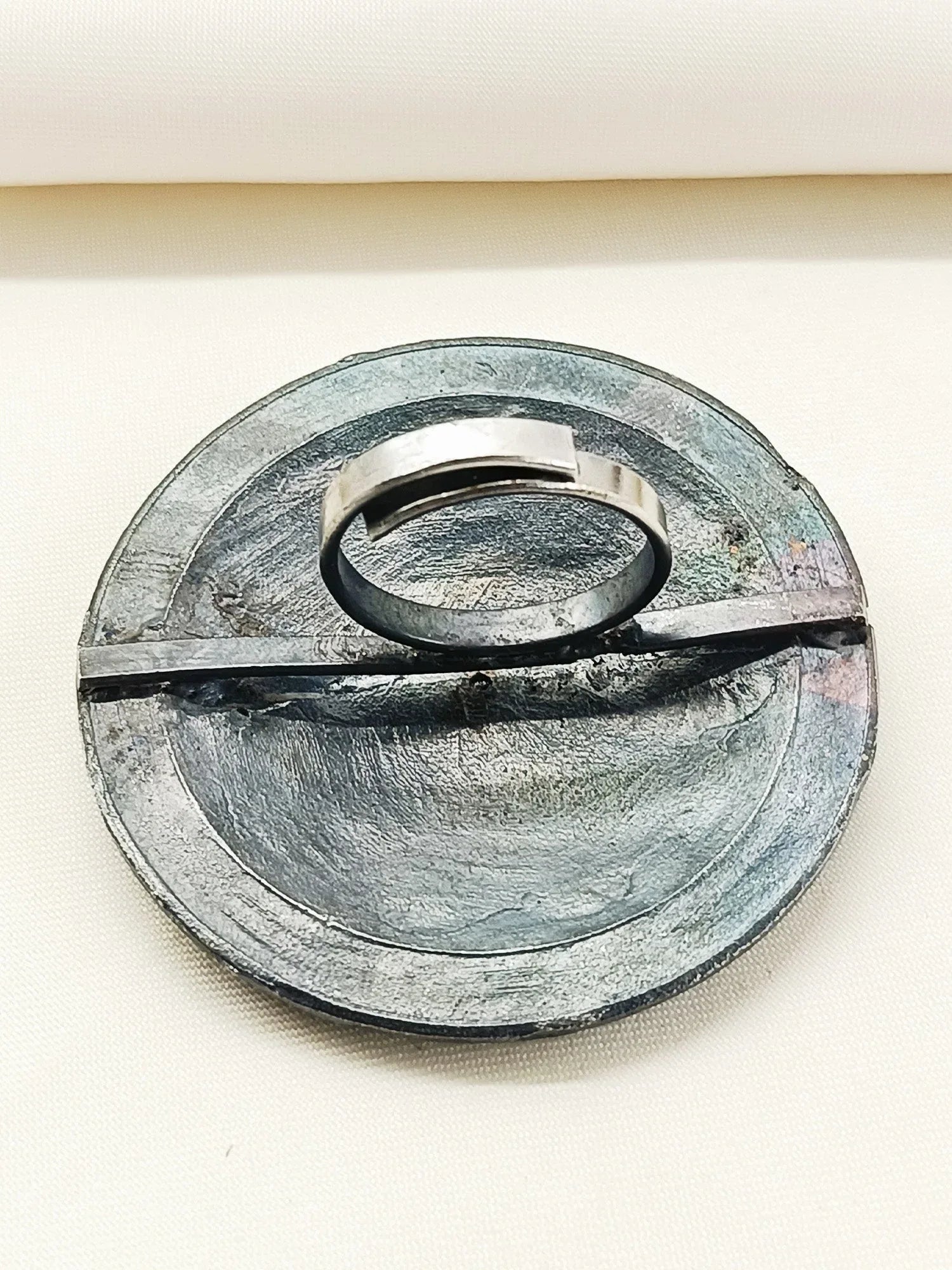 Kisori White Oxidized Finger Ring