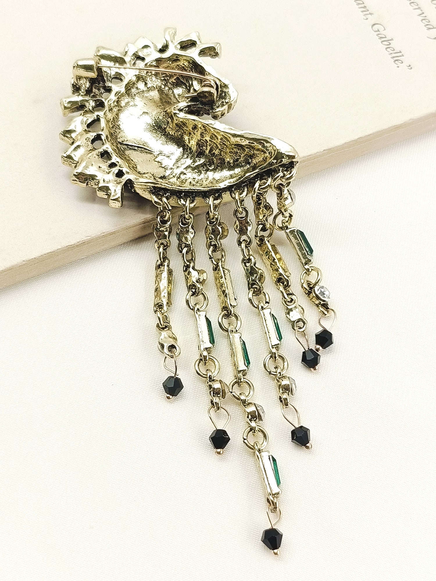 Satyam Green Horse Men's Brooch