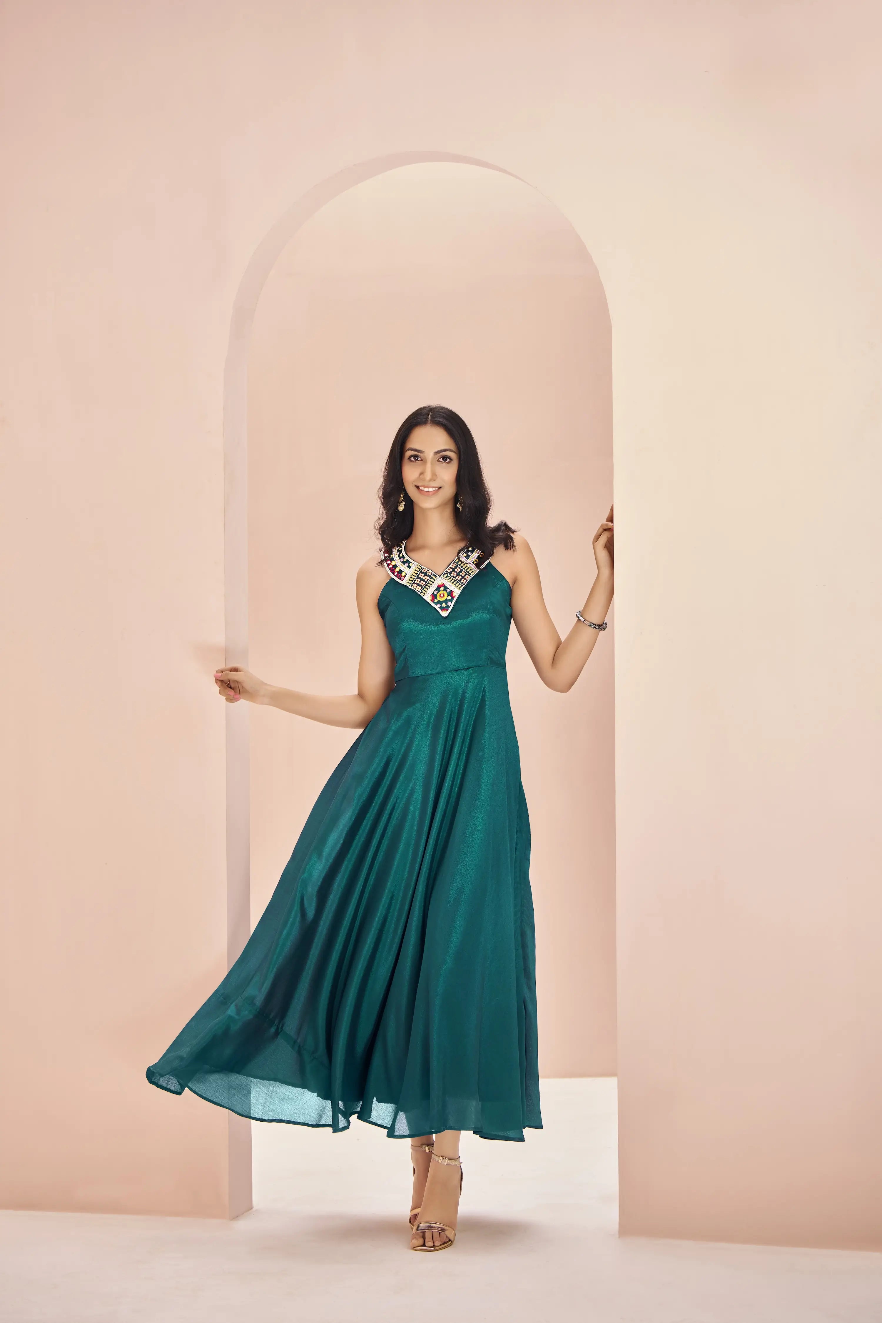 Green Chinon Silk Kurta With Handwork - qivii