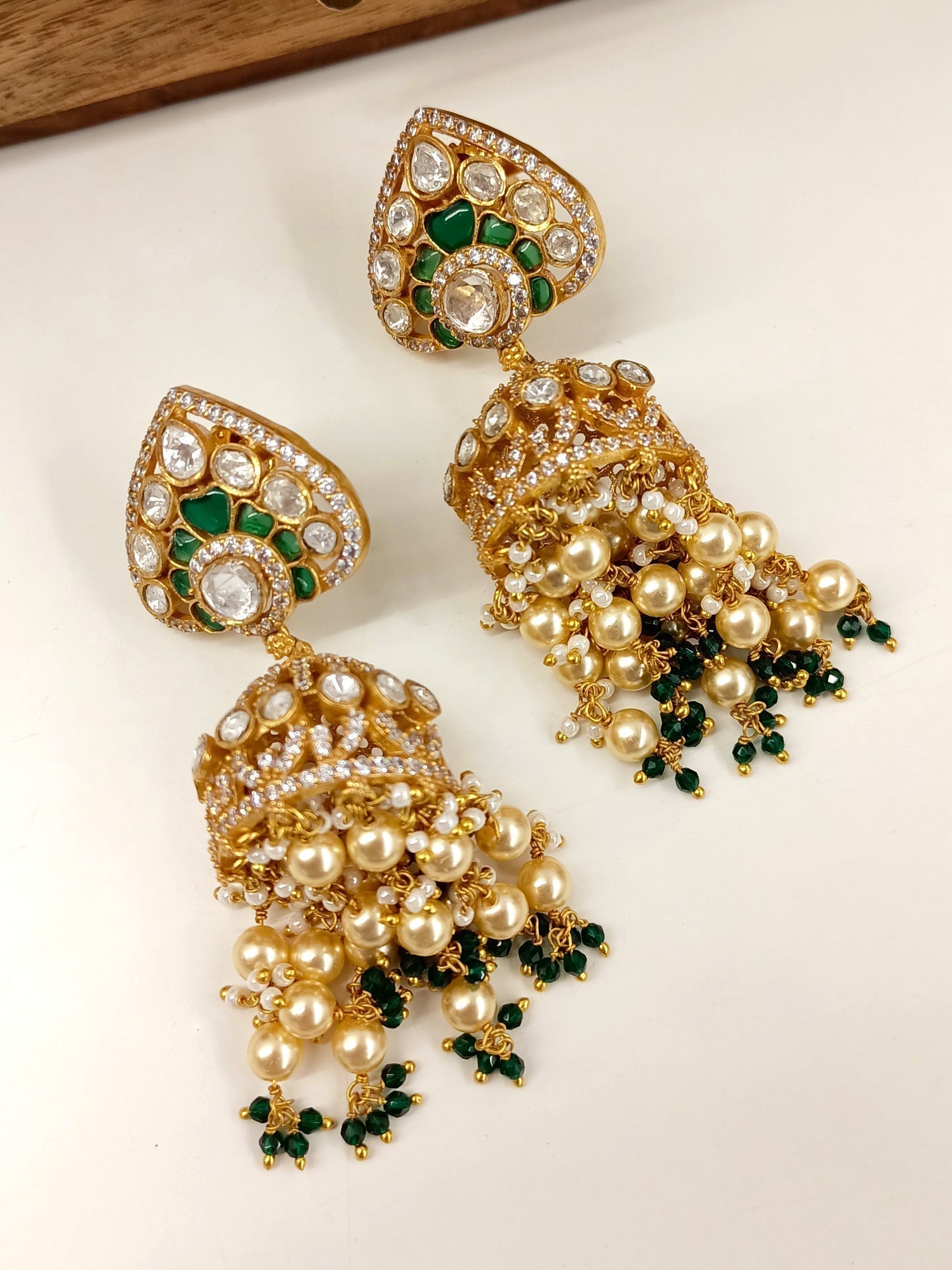 Vaidehi Emerald Kundan Jhumki - qivii