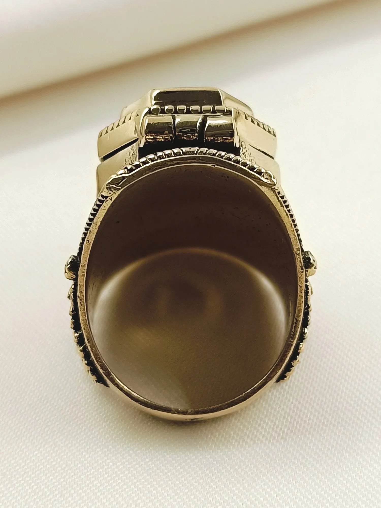 Maral Maroon Western Finger Ring