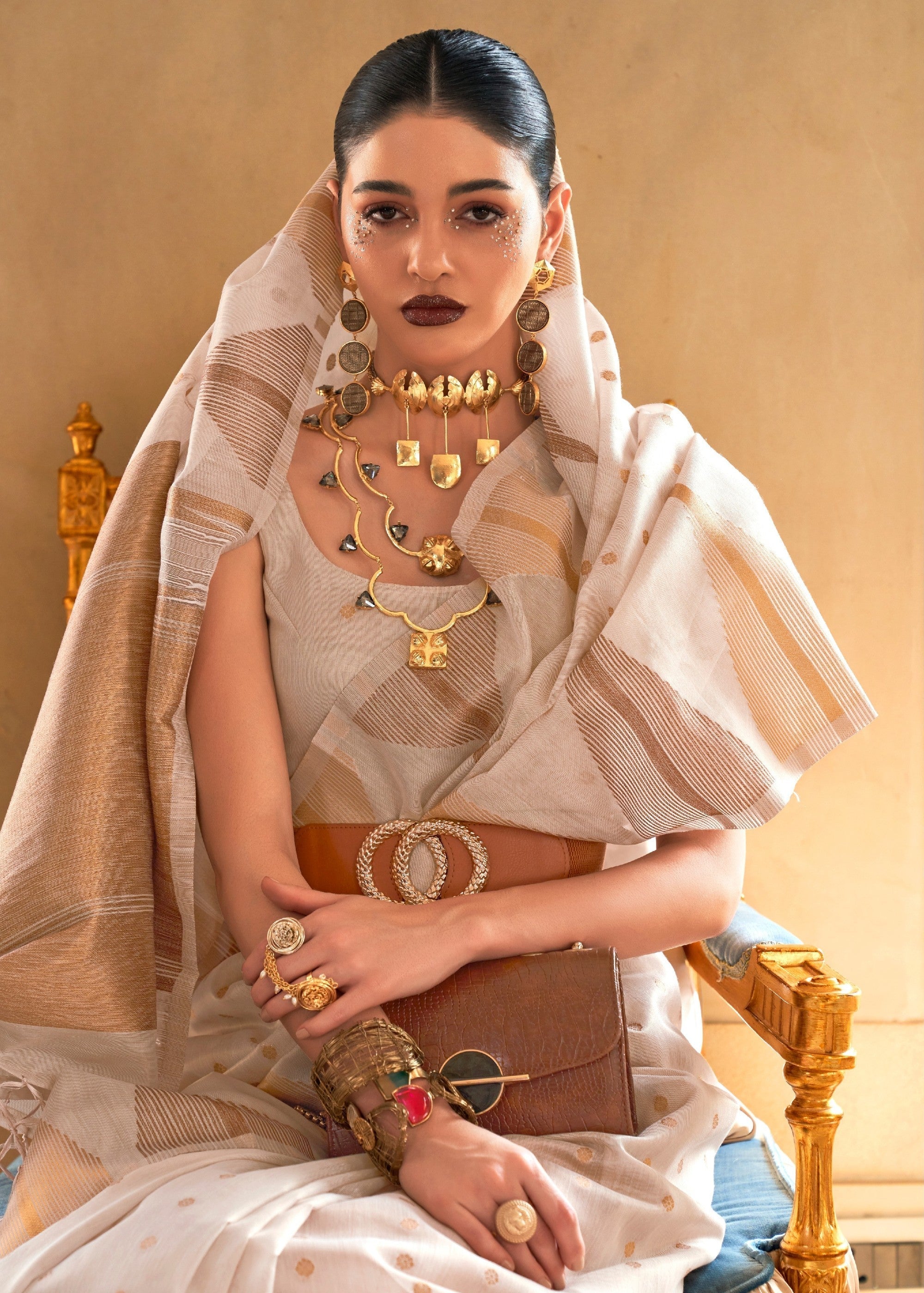 Pearl White Tissue and Khicha Zari Handloom Weaving Silk Saree - qivii