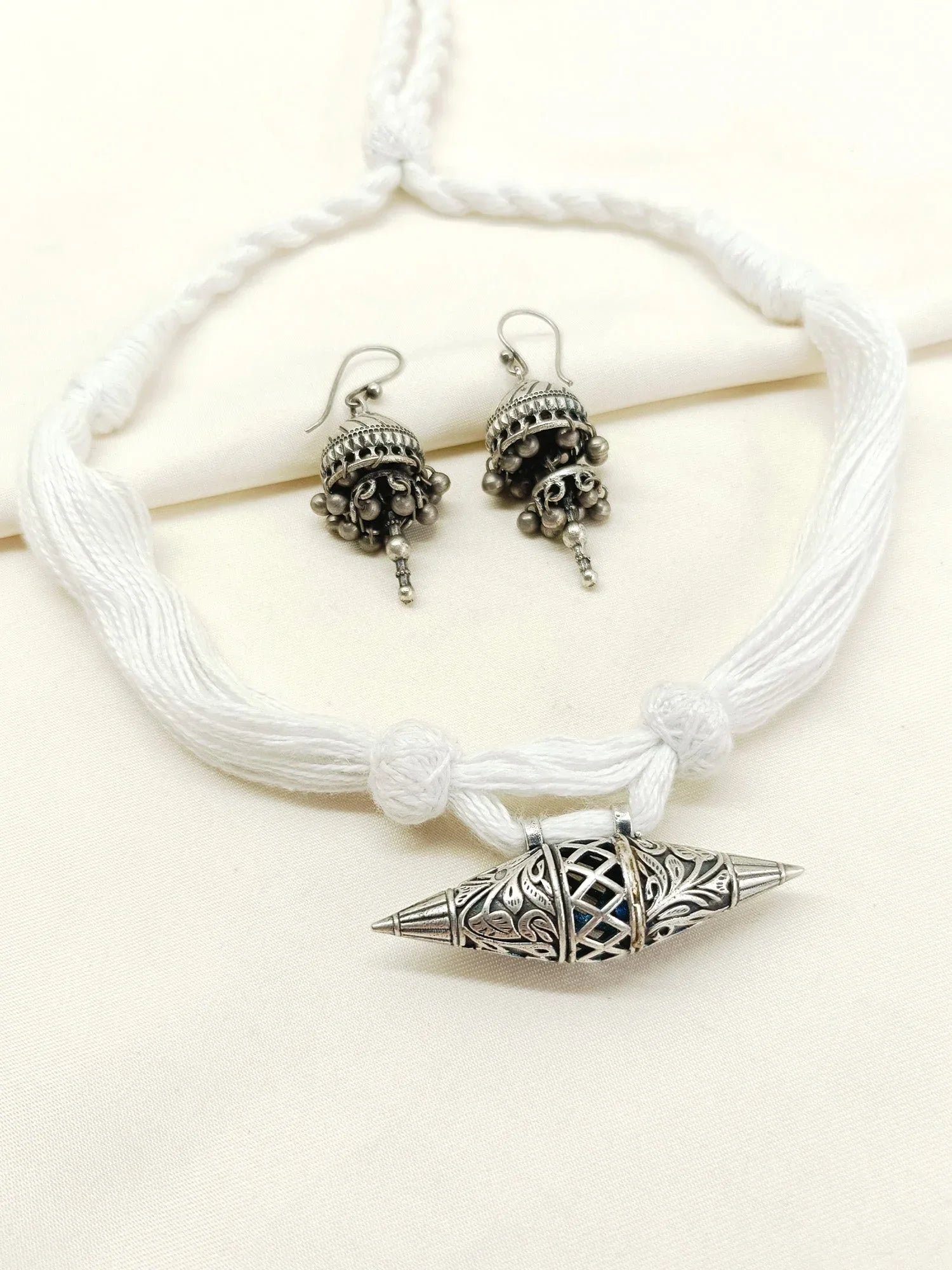 Sammi White Oxidized Necklace Set