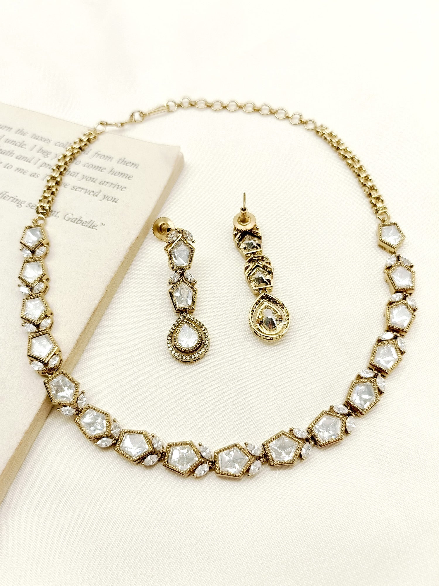 Kartik White Polki Necklace Set - qivii