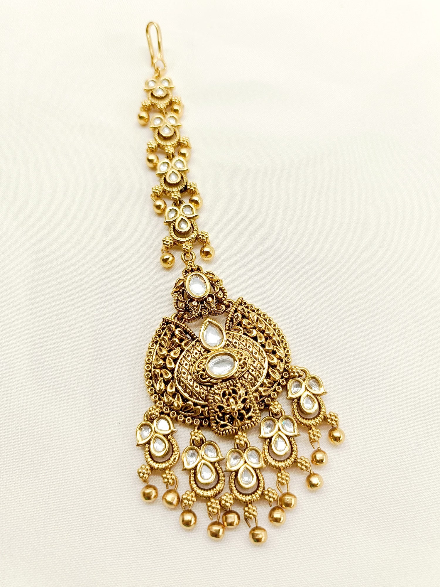 Arjita White Antique Maangtikka