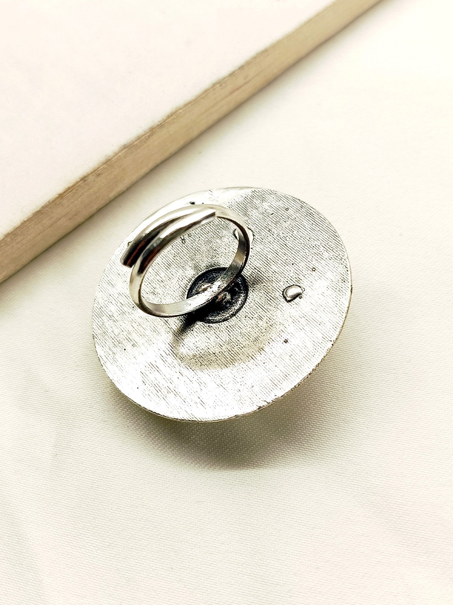 Bruna Cream Oxidized Finger Ring - qivii