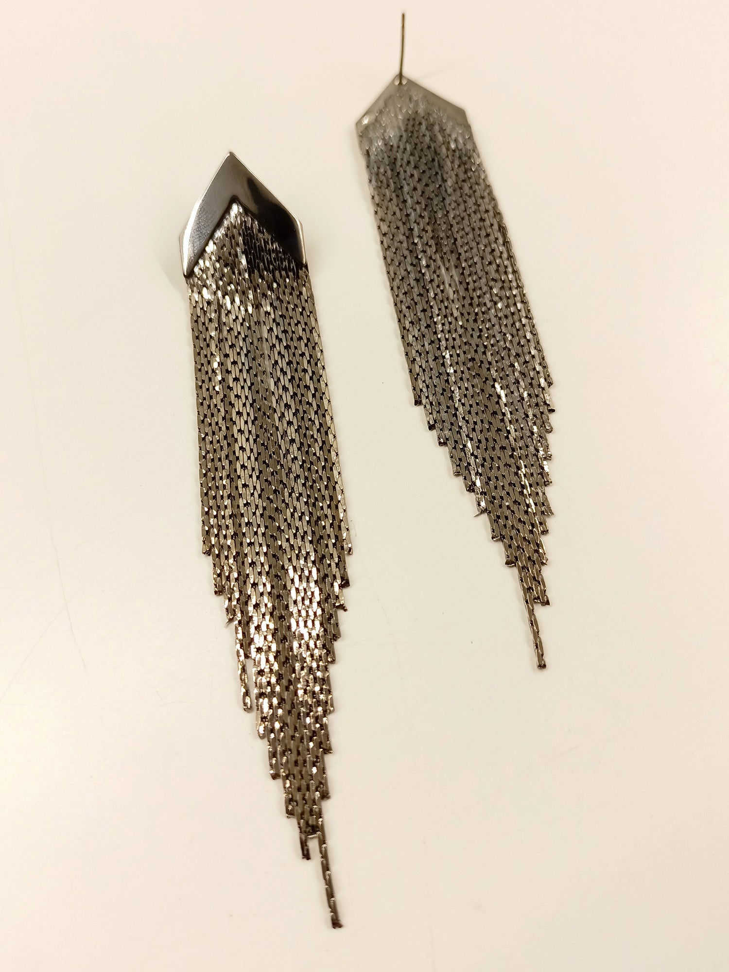 Deenah Black Long Western Earrings - qivii