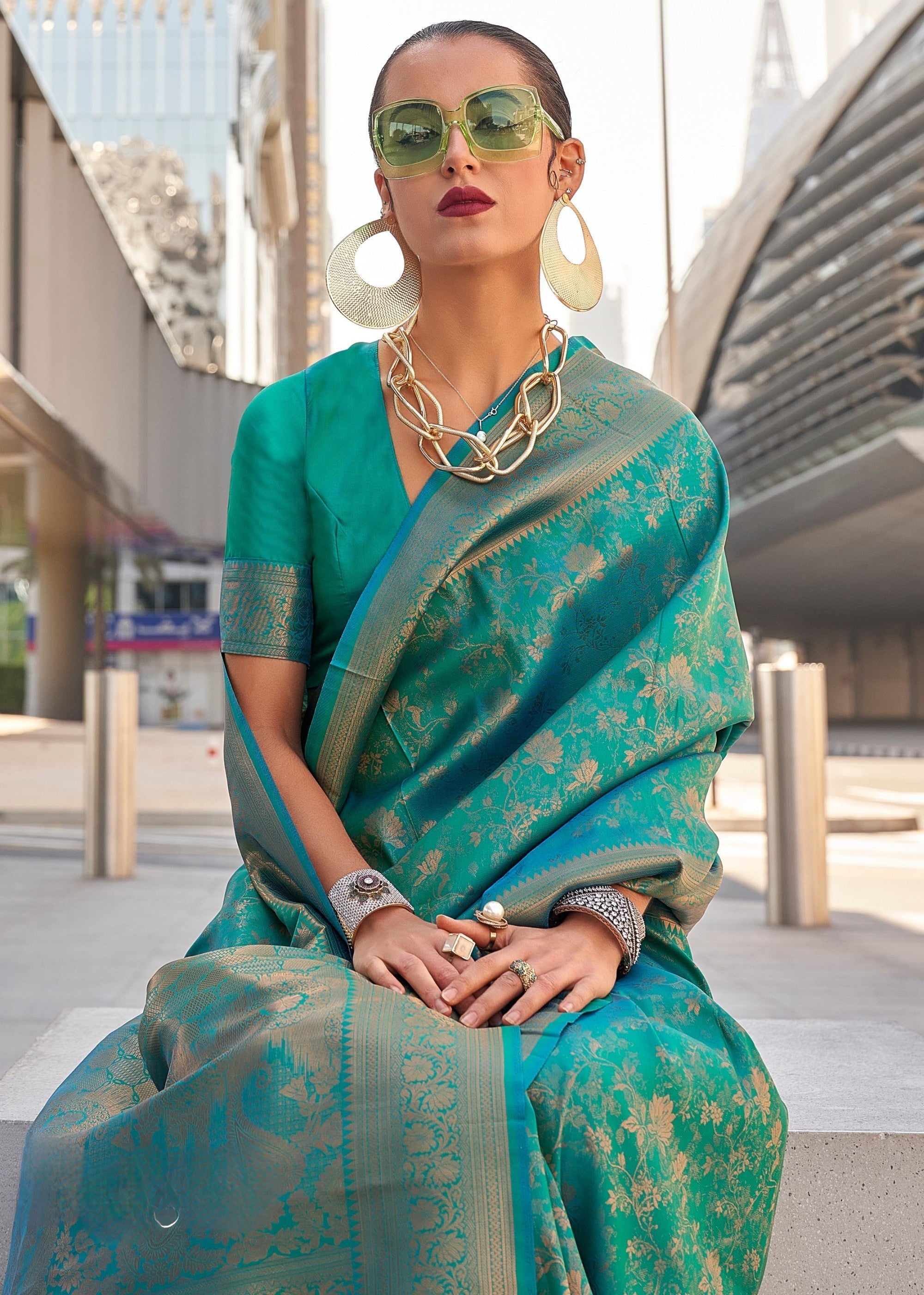 Sea Foam Handloom Weaving Saree - qivii