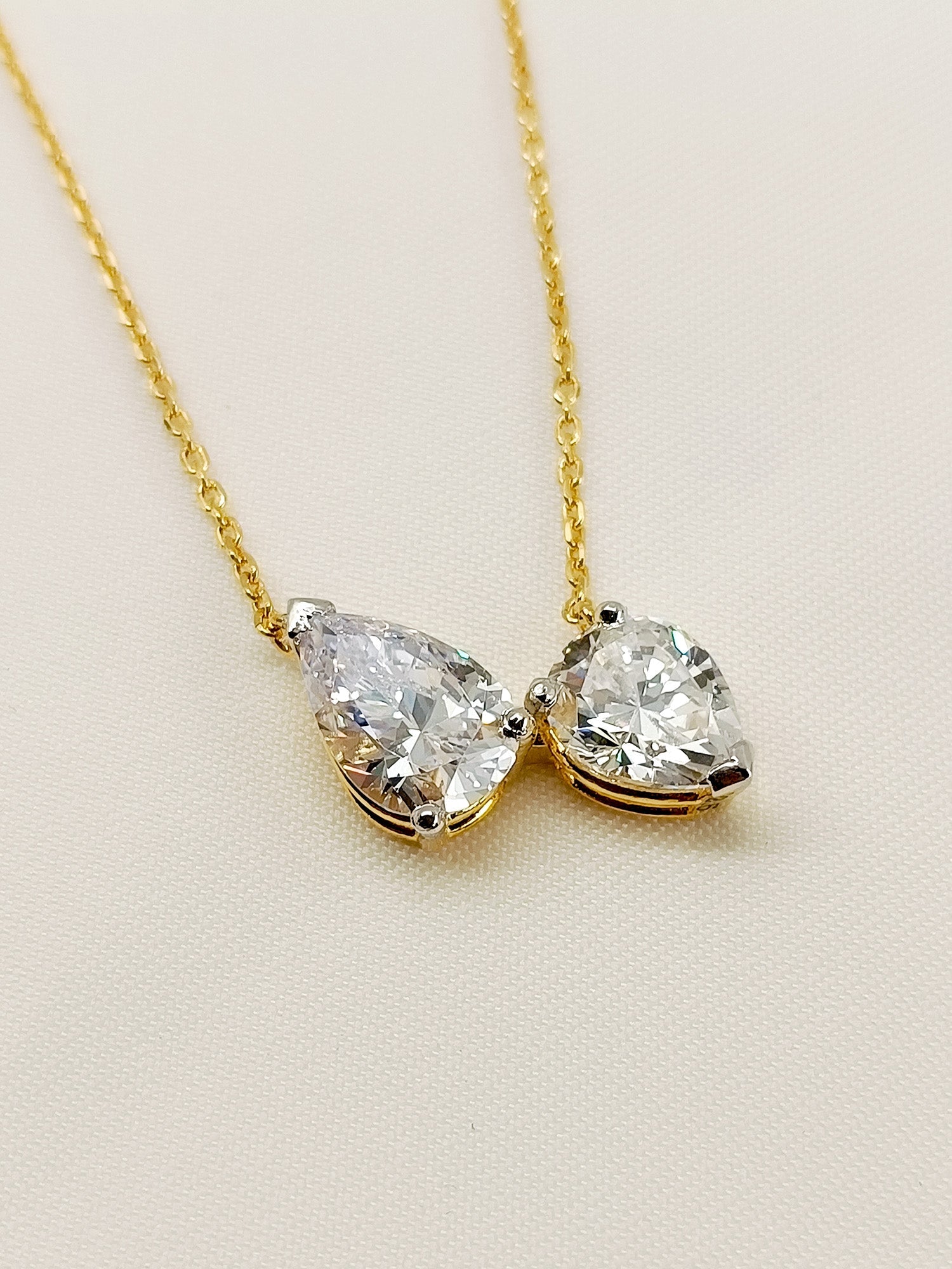 Ada 92.5 Silver Swarovski Stone Pendal