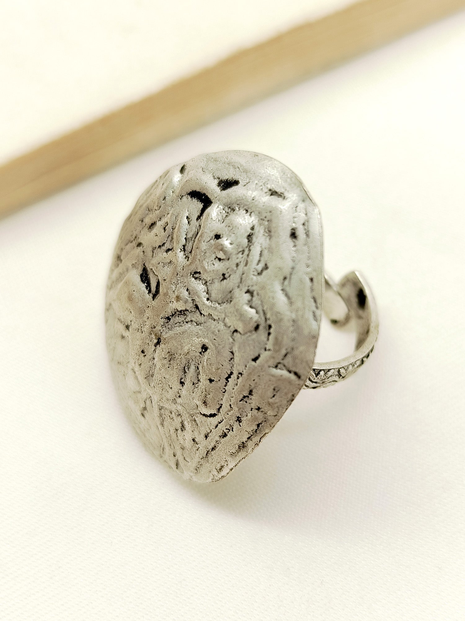 Shibana Silver Tribal Finger Ring - qivii