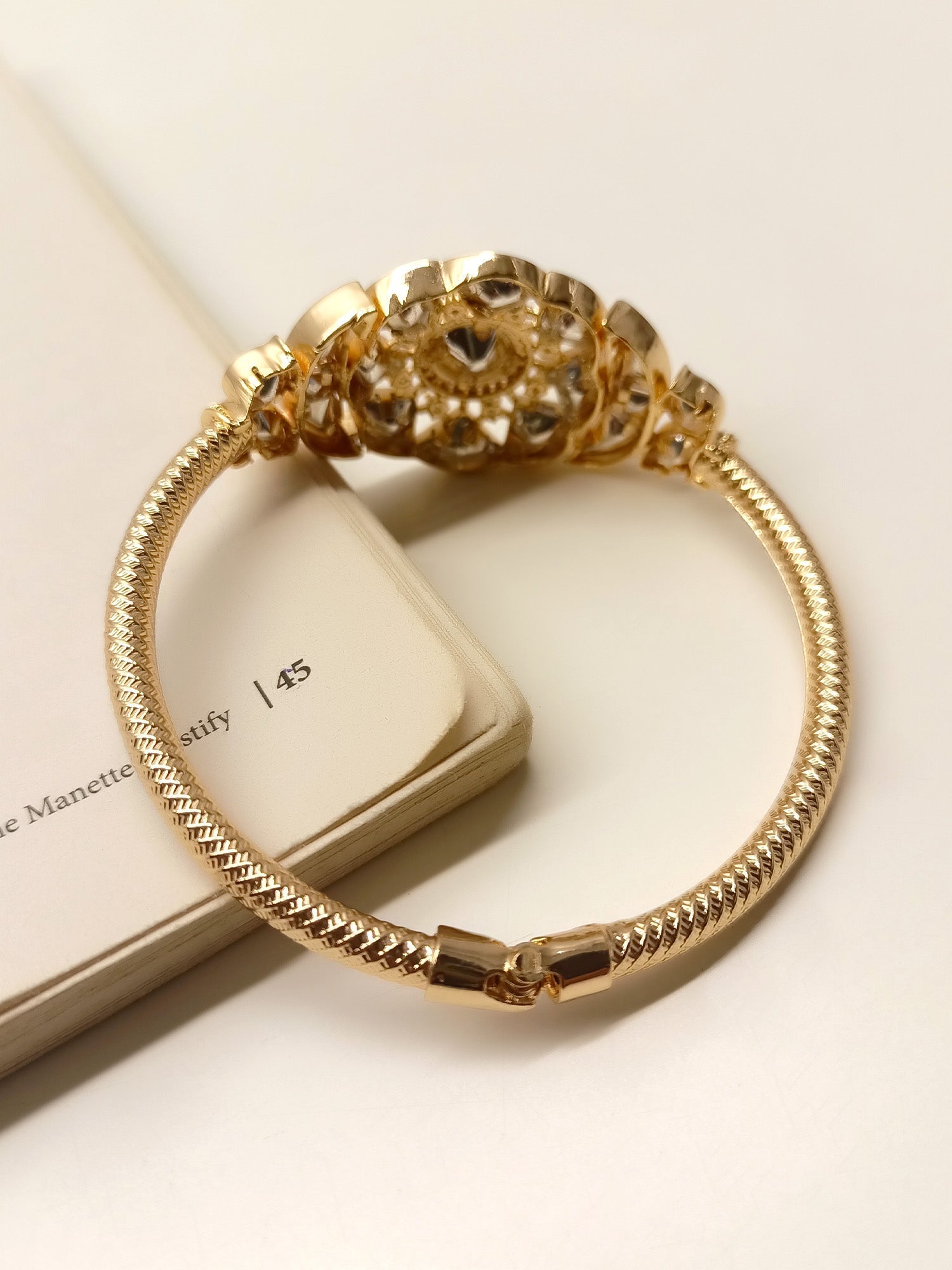 Allegra White Kundan Bracelet - qivii