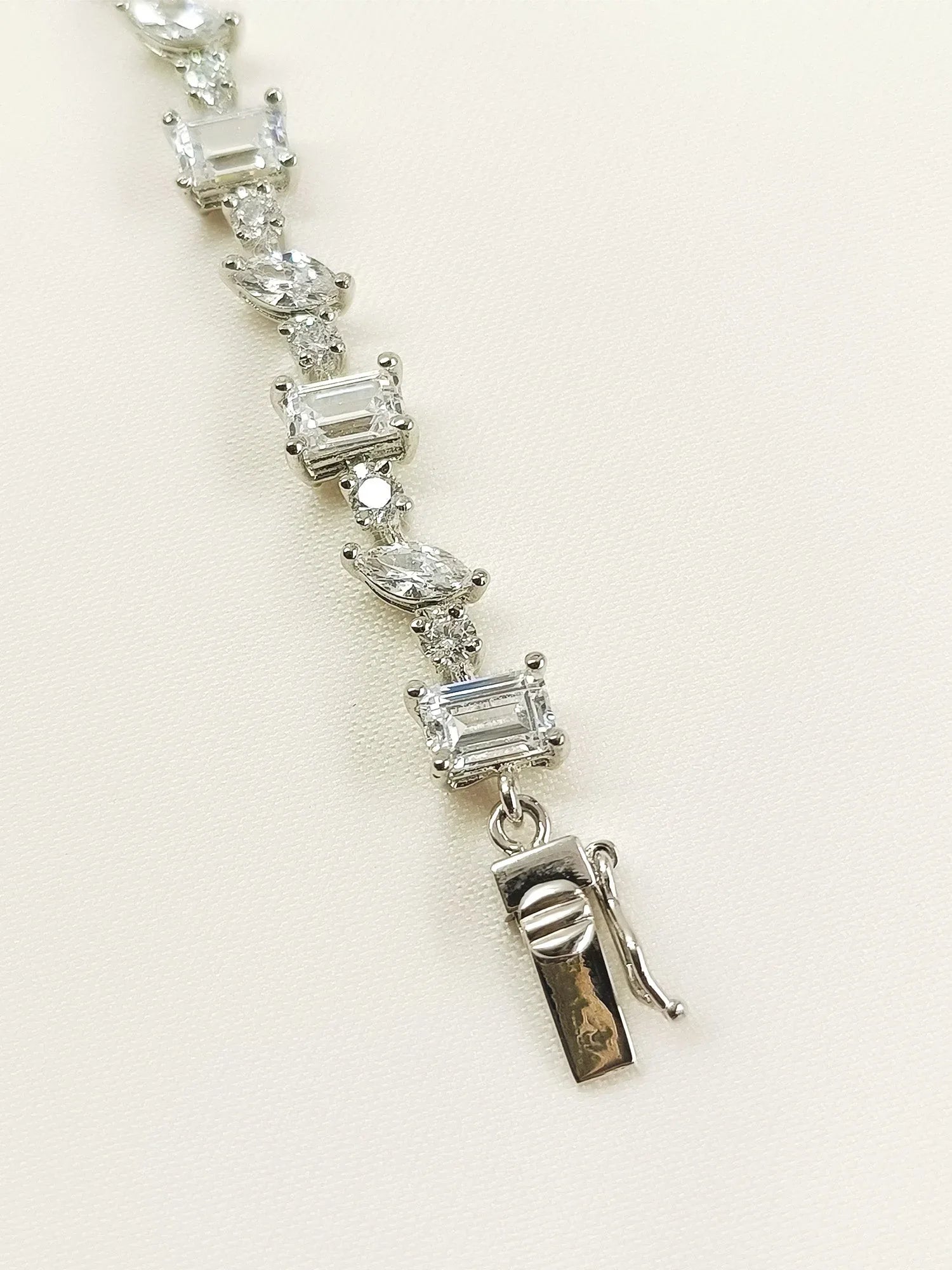 Ekaja White 92.5 Silver Swarovski Stone Bracelet