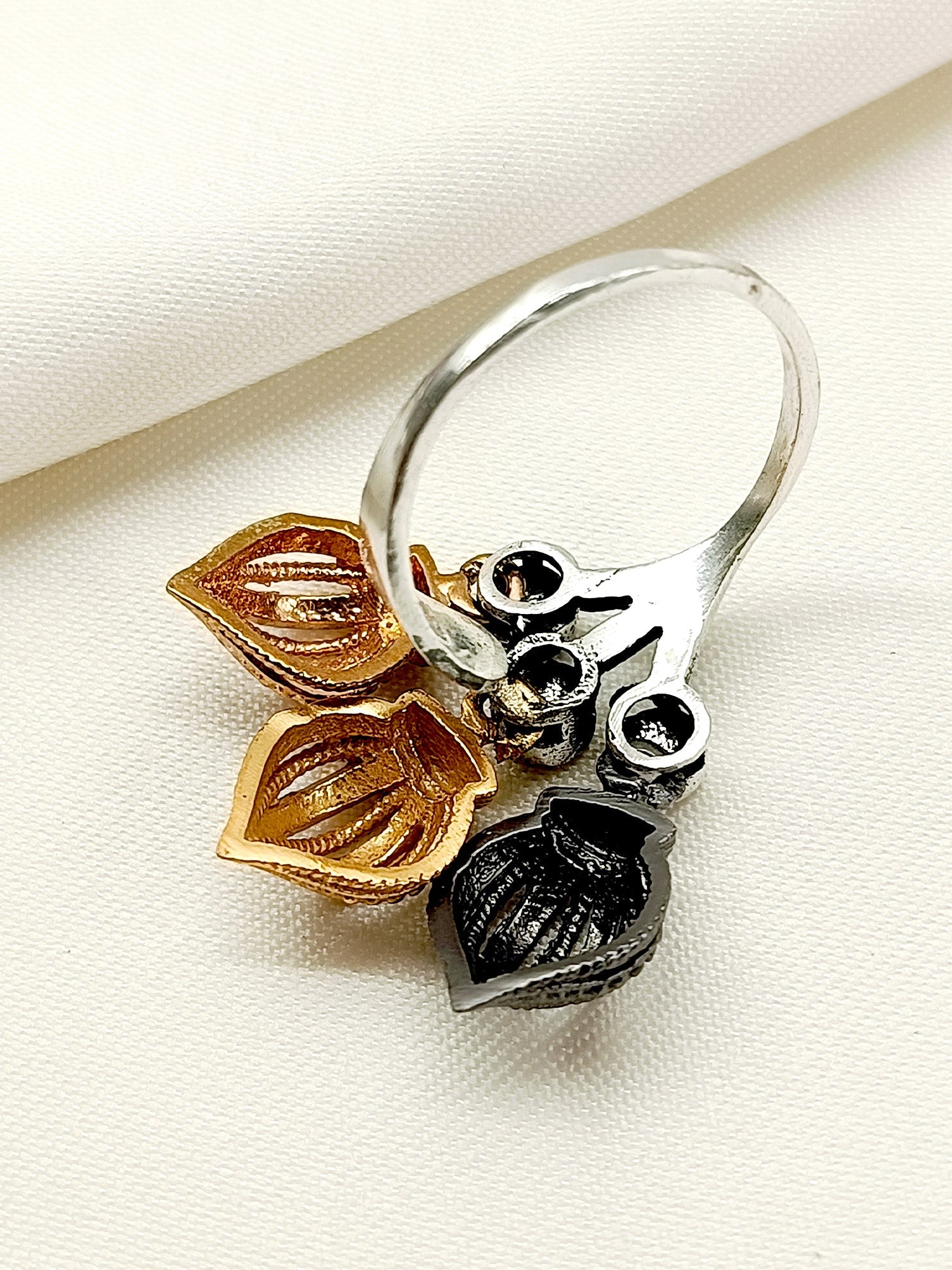 Niharv White Boutique Finger Ring