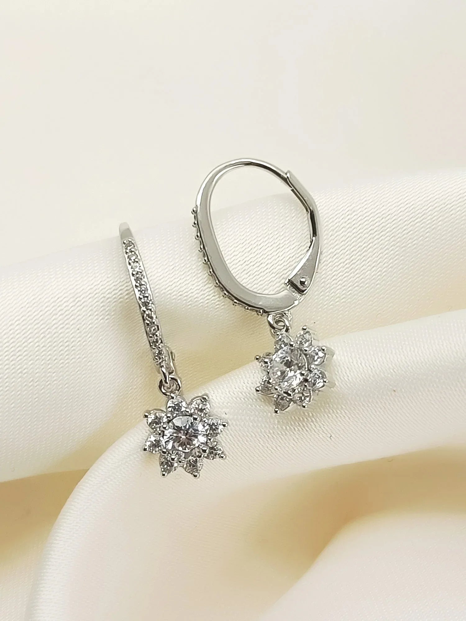 Hizra White 92.5 Silver American Diamond Bali