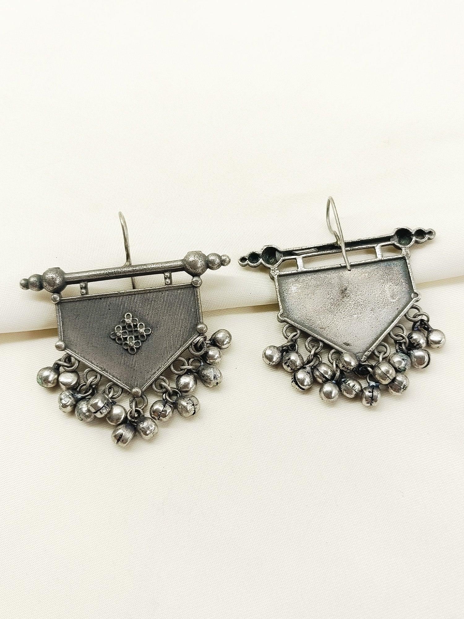 Writu Plain Oxidized Earring