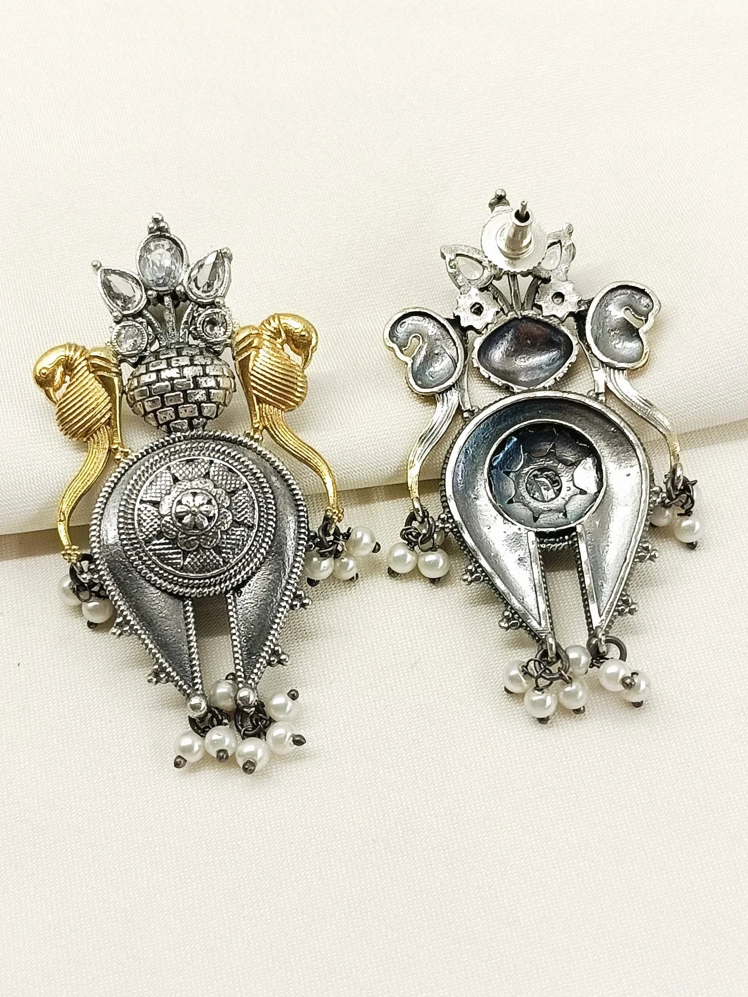 Nishka White Oxidized Earring