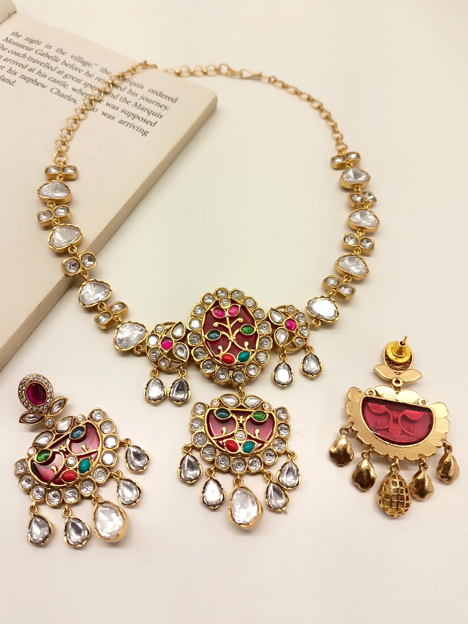 Aura Multi Colour Boutique Choker Set - qivii