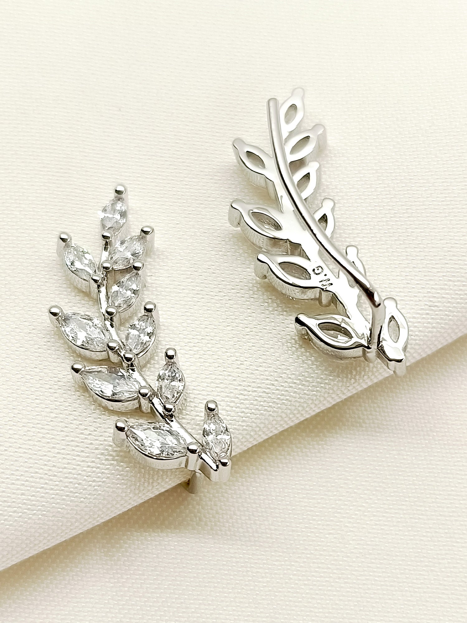 Pihu White American Diamond Earcuff - qivii