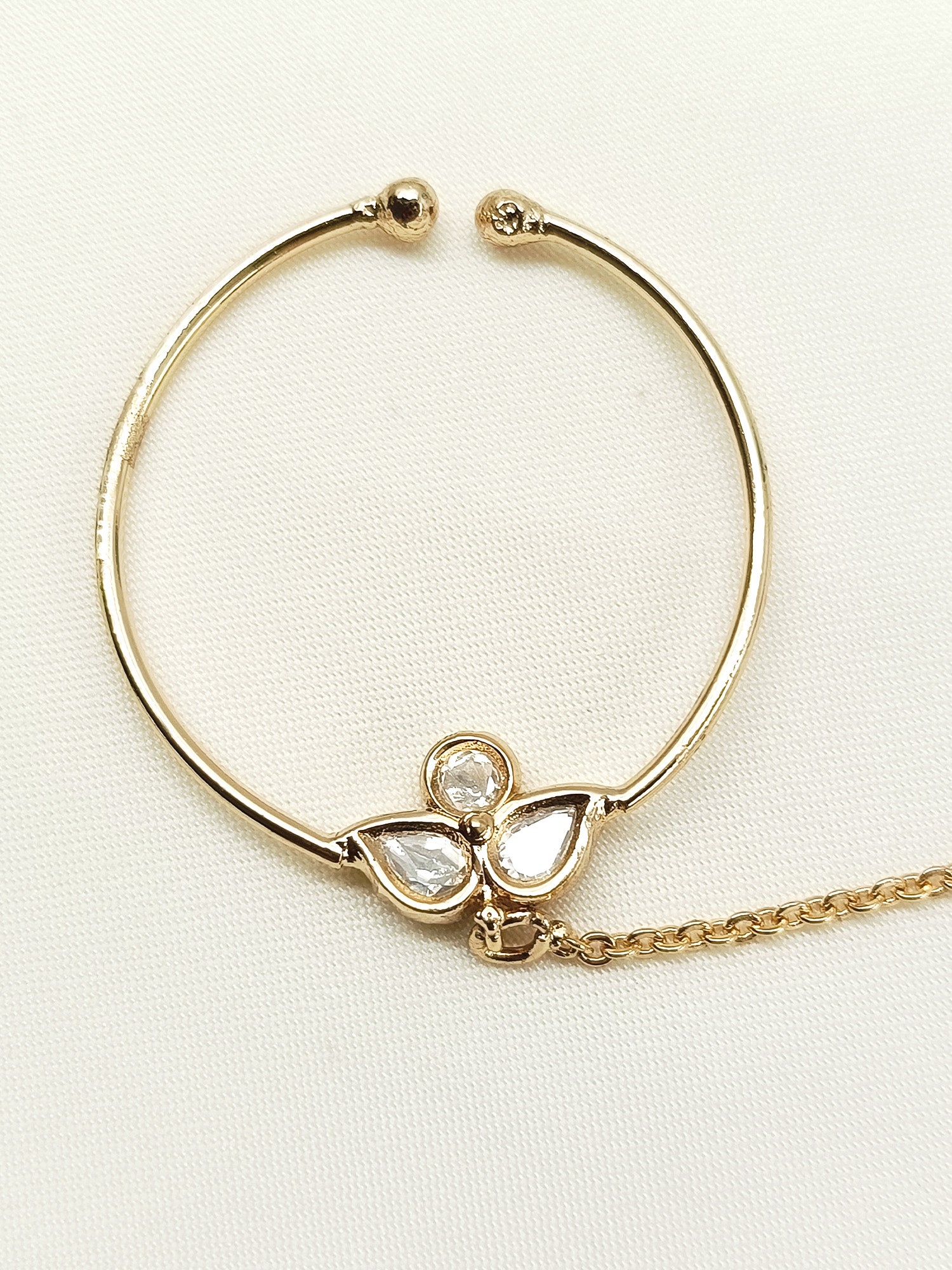 Kabini White Kundan Nath