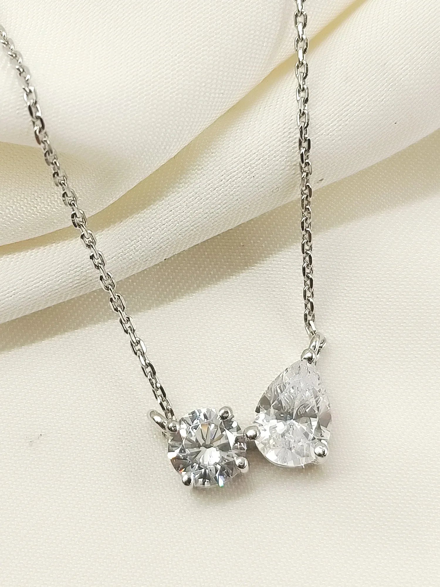 Aapshi 92.5 Silver Swarovski Stone Pendal