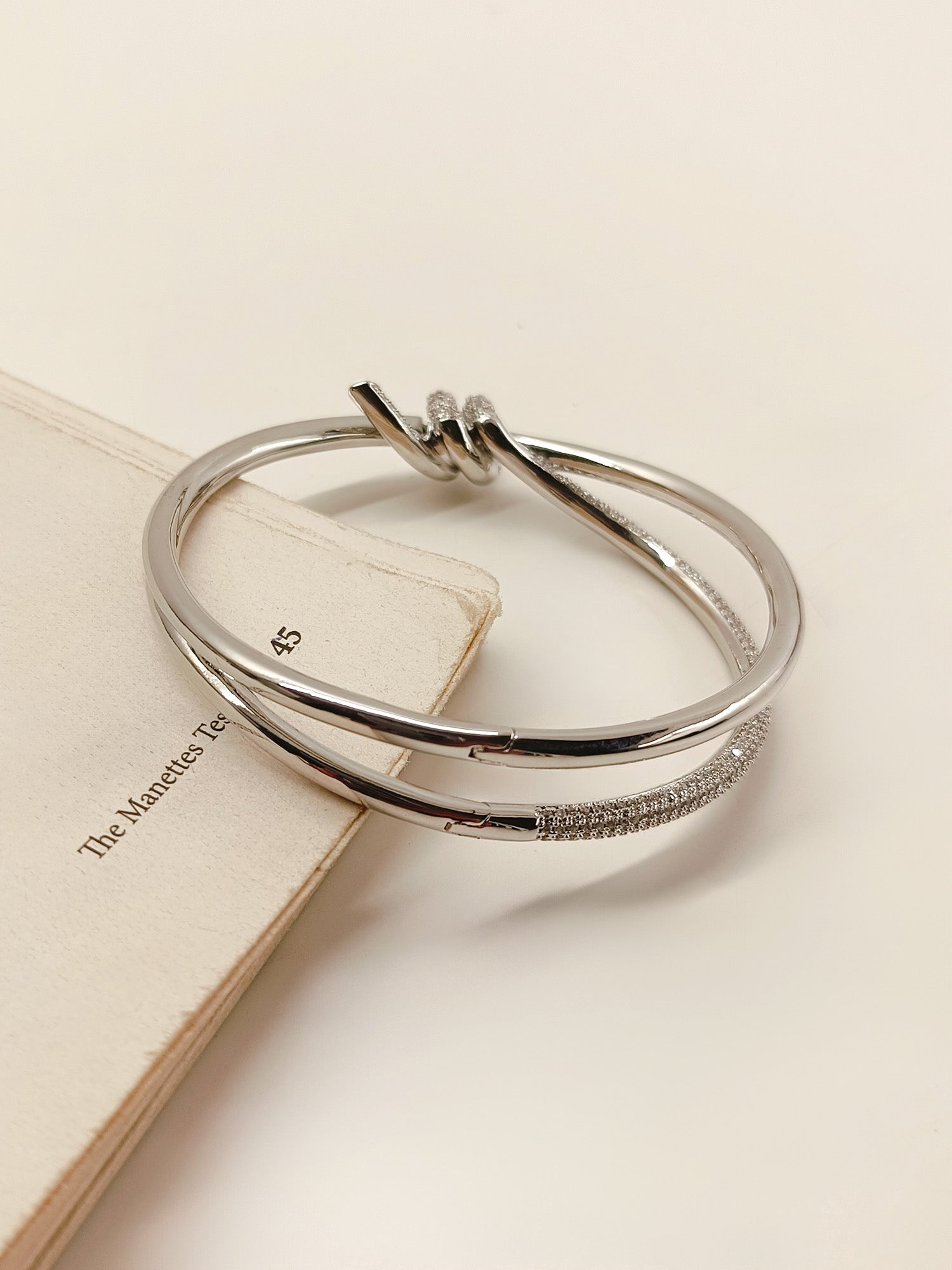 Warthi White American Diamond Bracelet - qivii