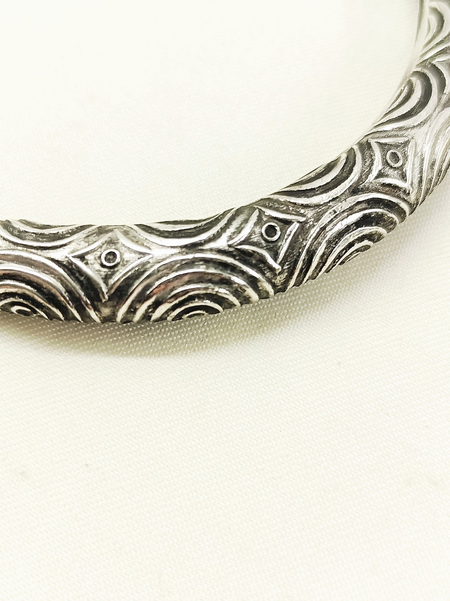 Pravardhini Plain Oxidized Bracelet