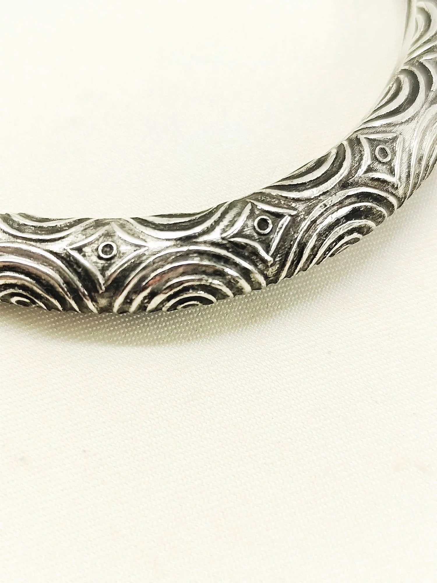 Pravardhini Plain Oxidized Bracelet