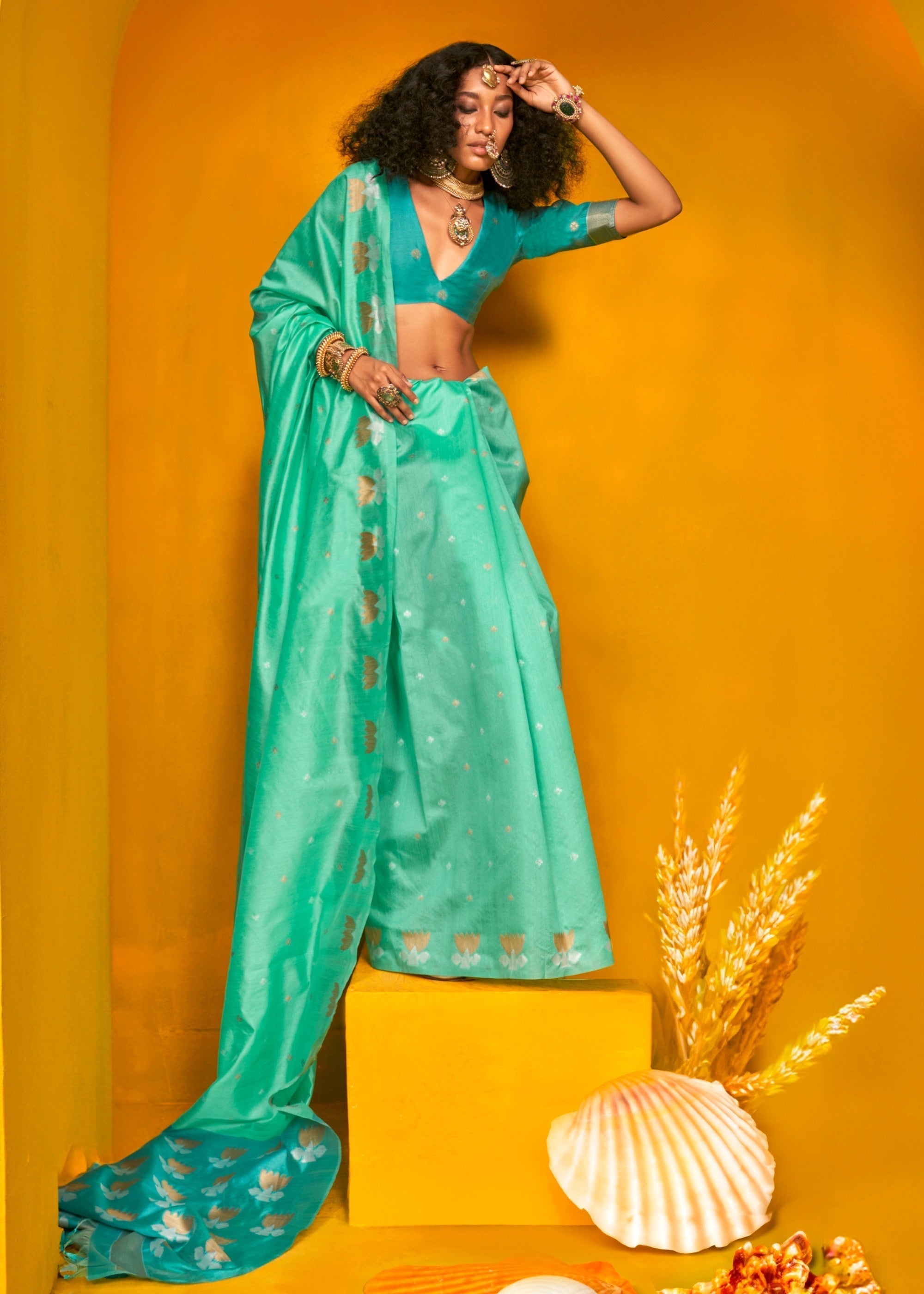 Seagreen Tussar Handloom Weaving Silk Saree - qivii