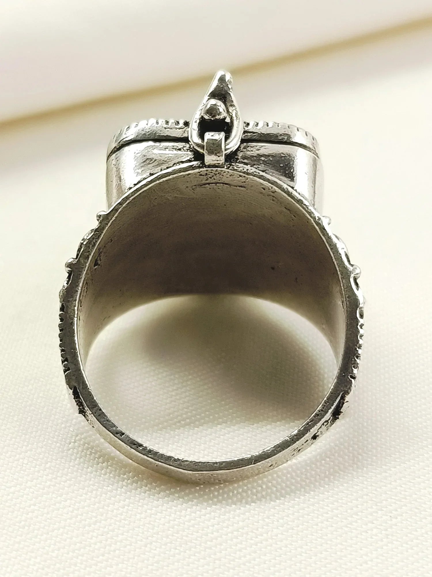 Tashvi Purple Western Finger Ring