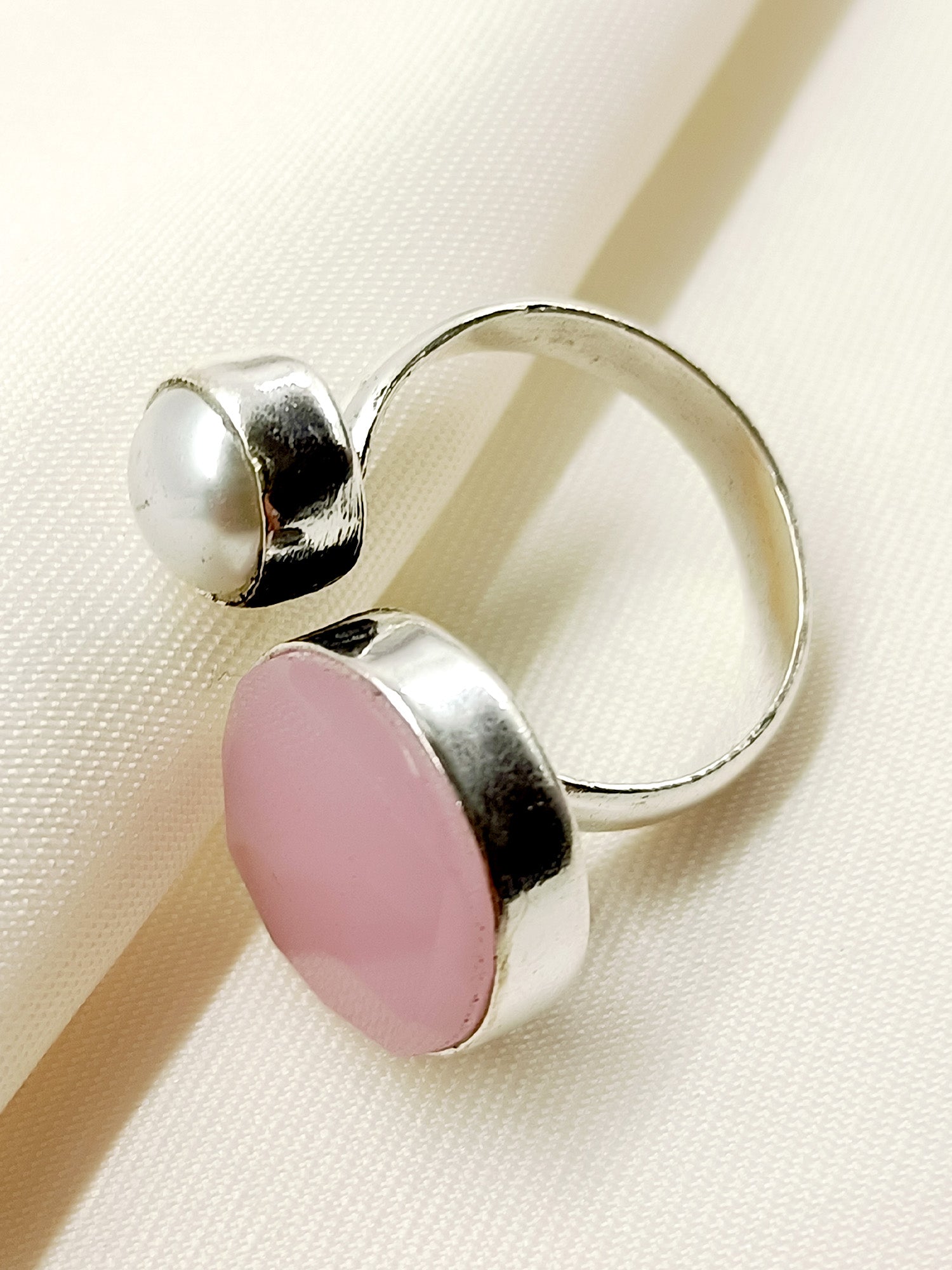 Farhina Pink Oxidized Finger Ring - qivii