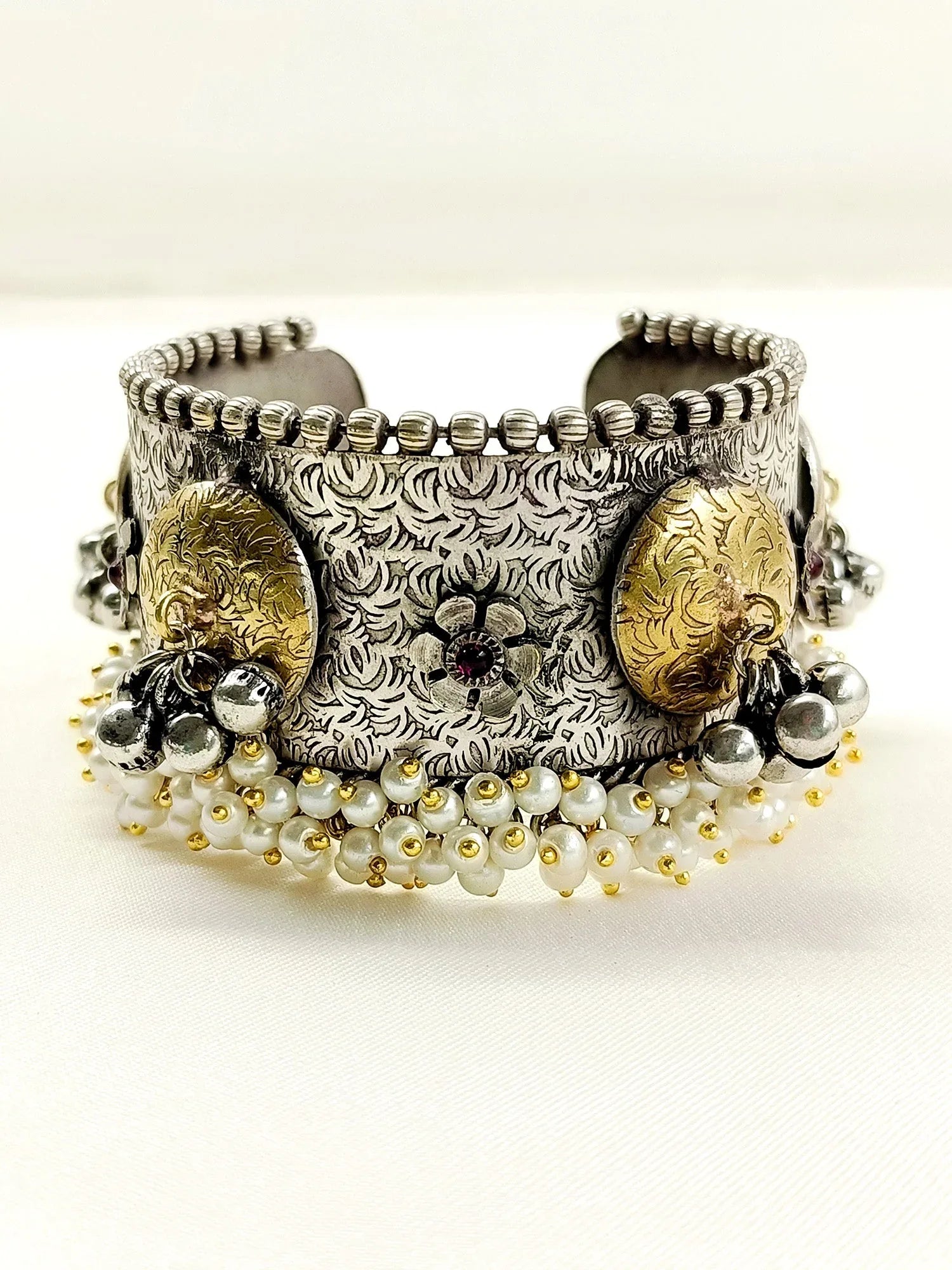 Vaanya White Oxidized Bracelet