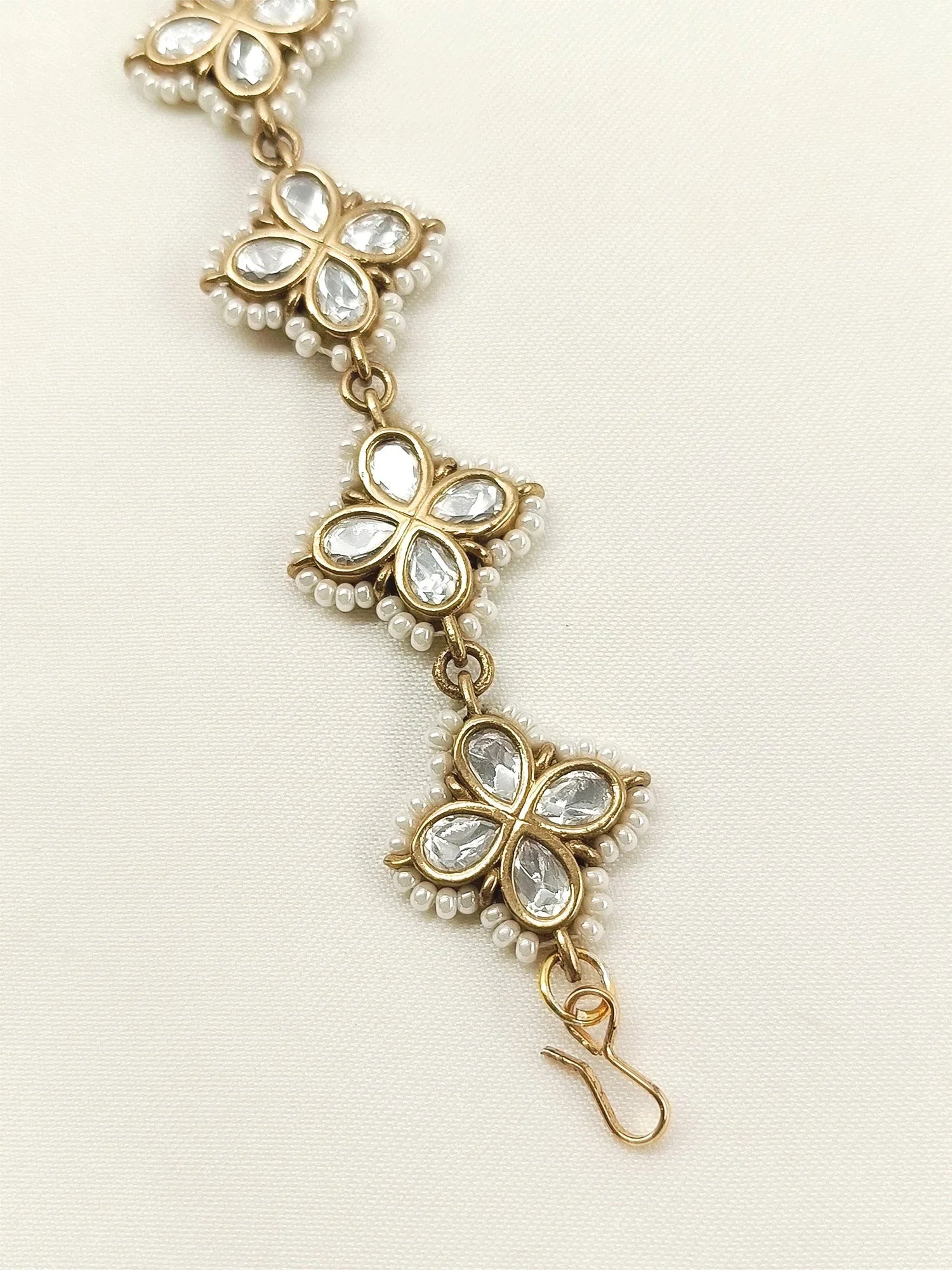 Nehal White Kundan Sheeshpatti