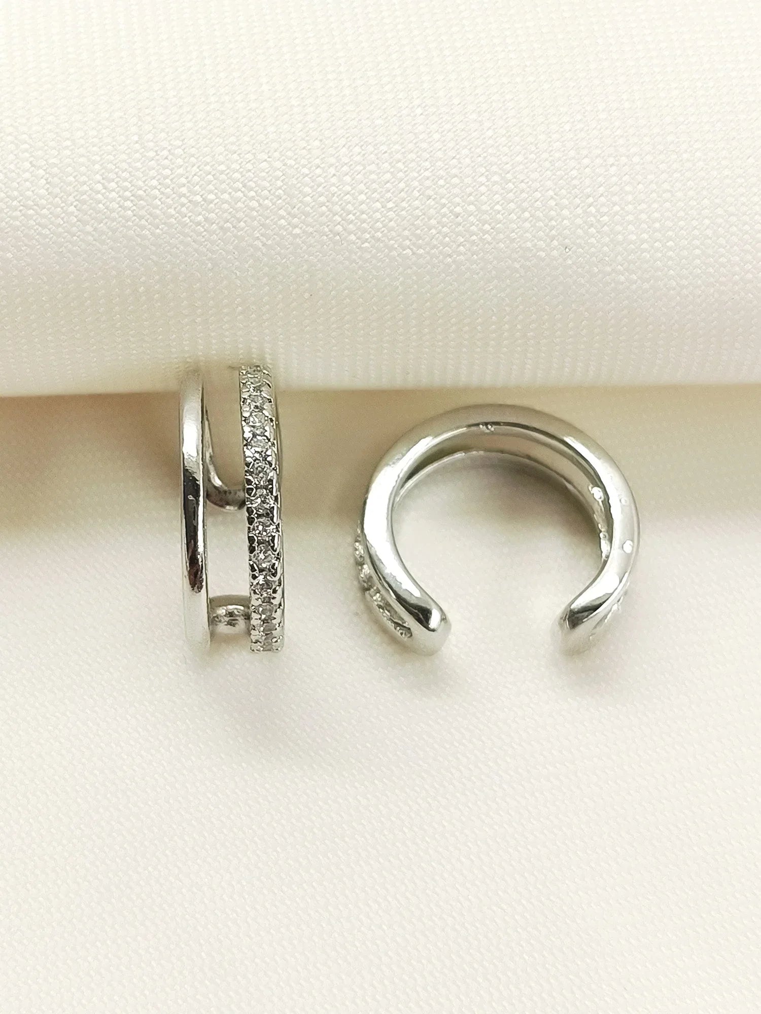Kaash White American Diamond Earcuff