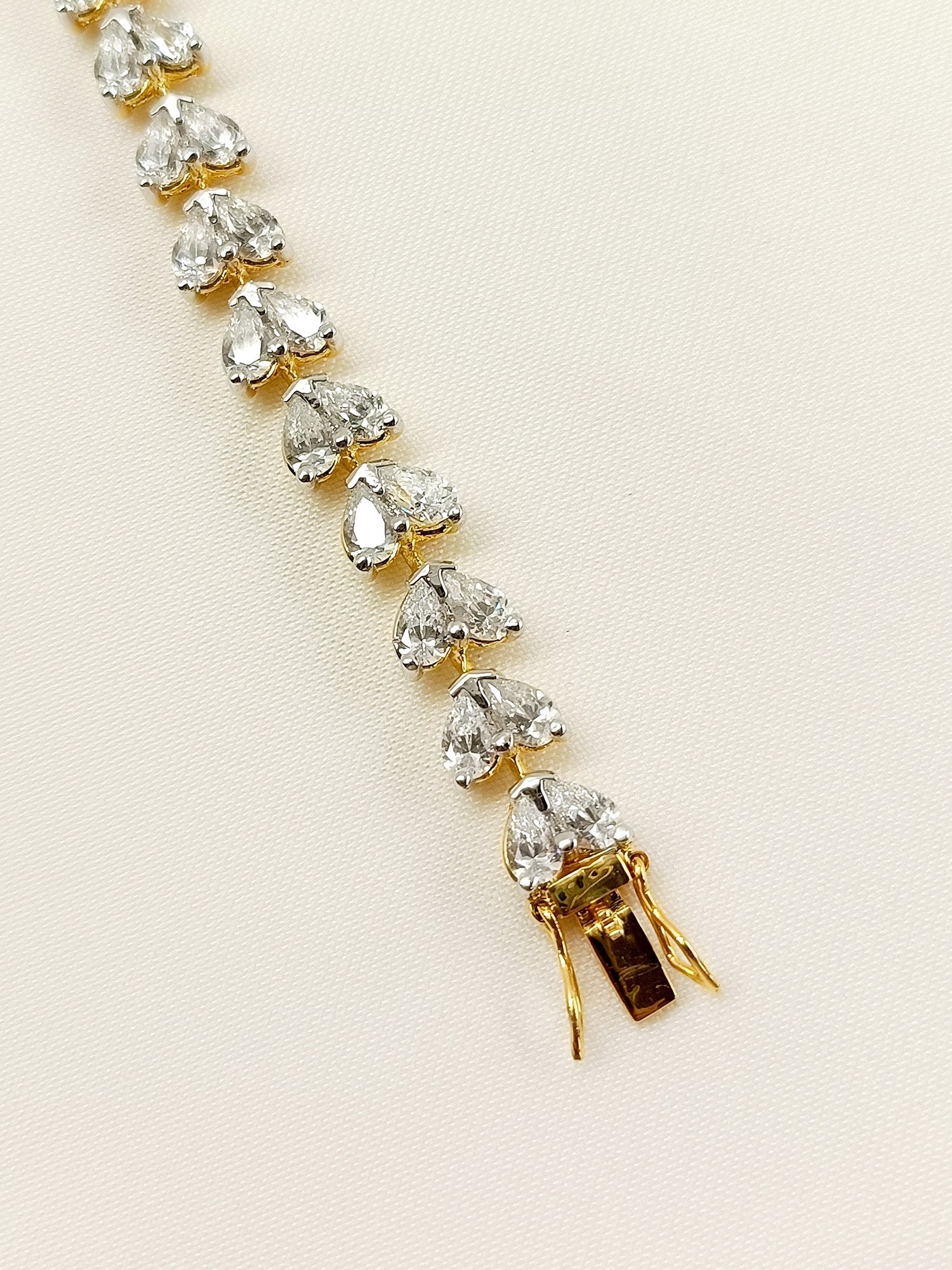 Madhuri 92.5 Silver Swarovski Stone Bracelet - qivii