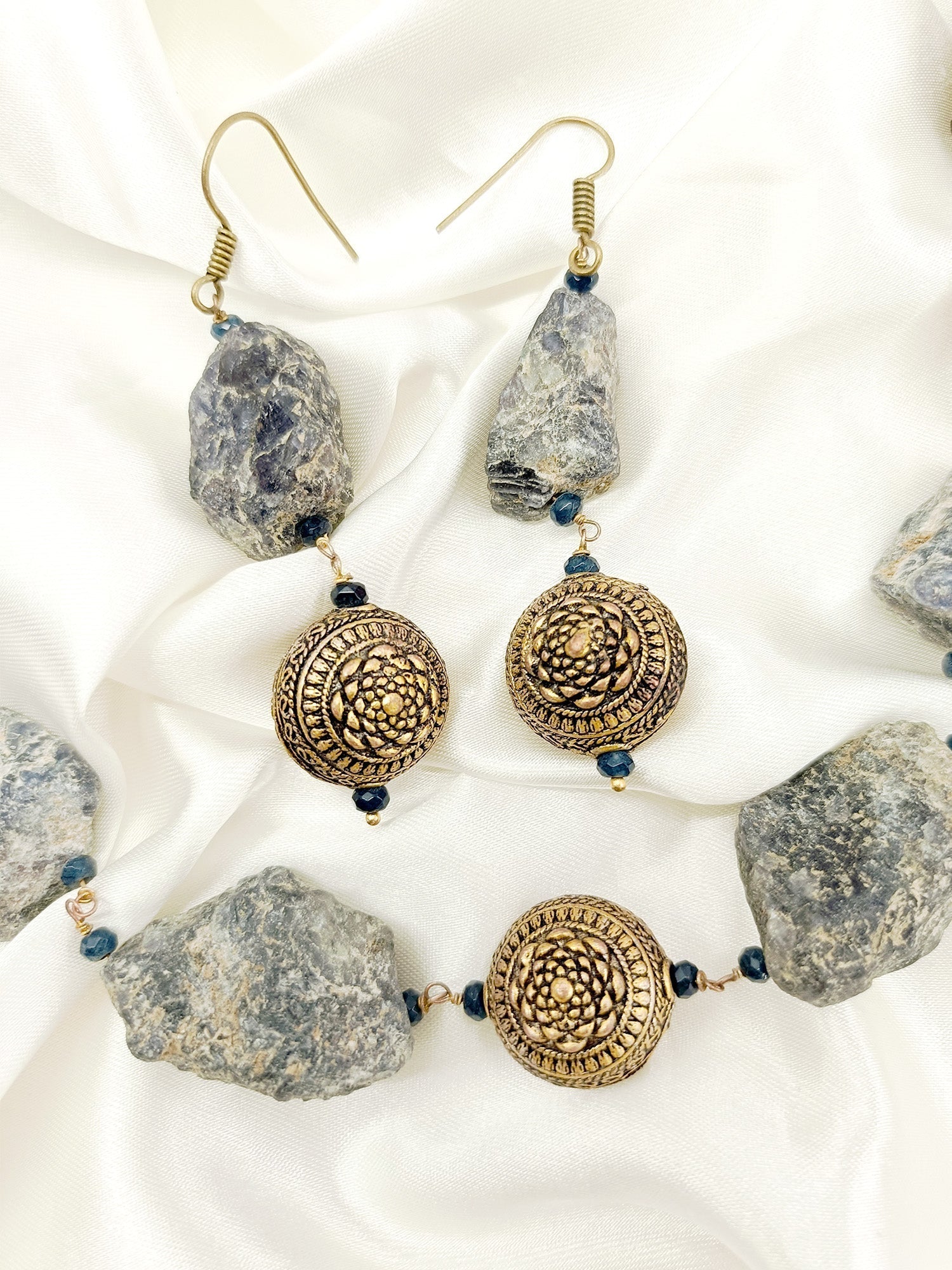 Hanaya Black Natural Stone Necklace Set - qivii