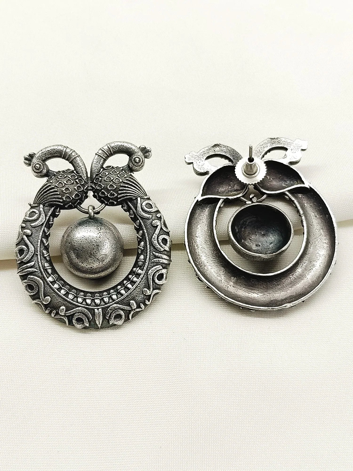 Mehar Plain Oxidized Earring
