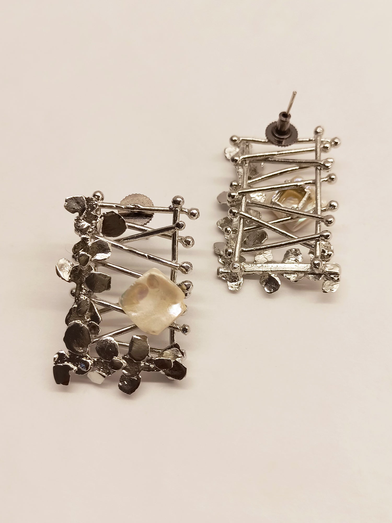 Sabrina Contemporary Silver Stud - qivii