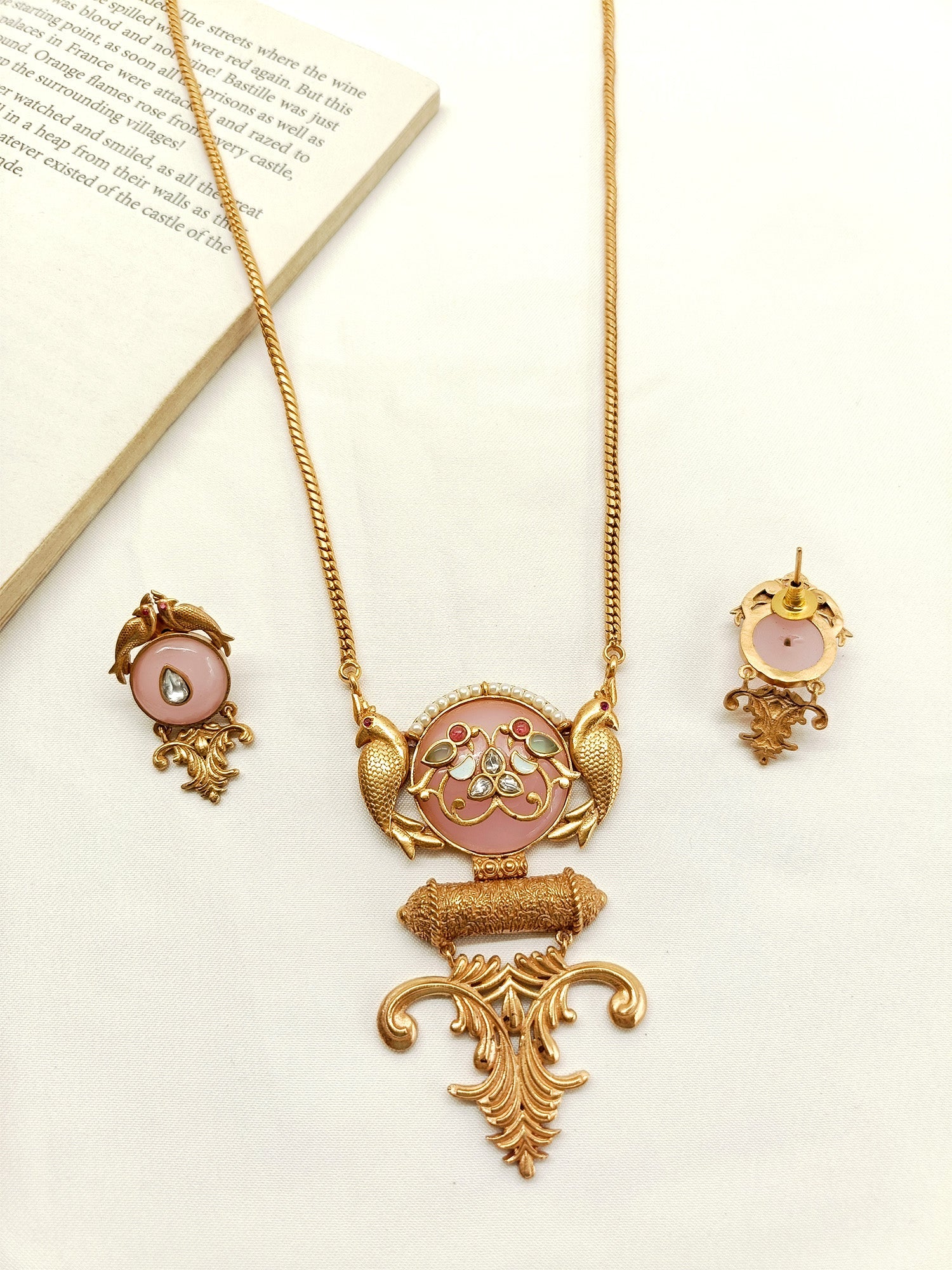 Shazahna Baby Pink Boutique Necklace Set