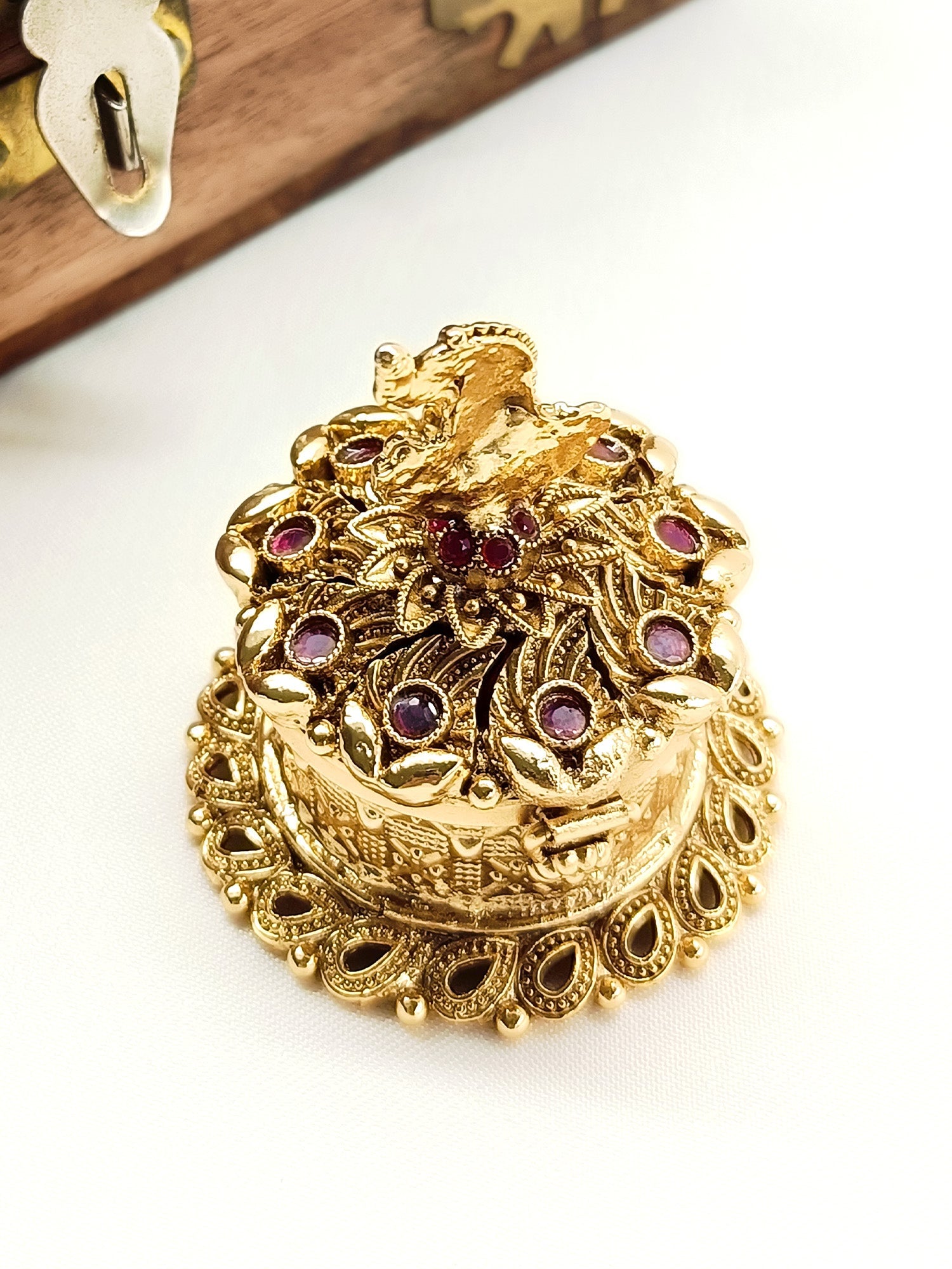 Pavitra Ruby Antique Temple Sindoor Dibbi