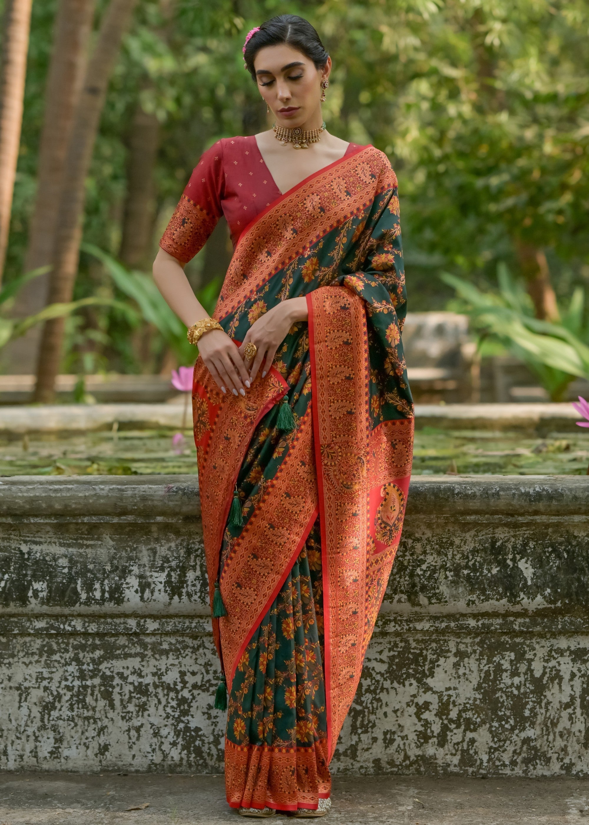 Dark Green Thread Woven Pashmina Silk Saree With Heavy Thread Woven Pallu - qivii