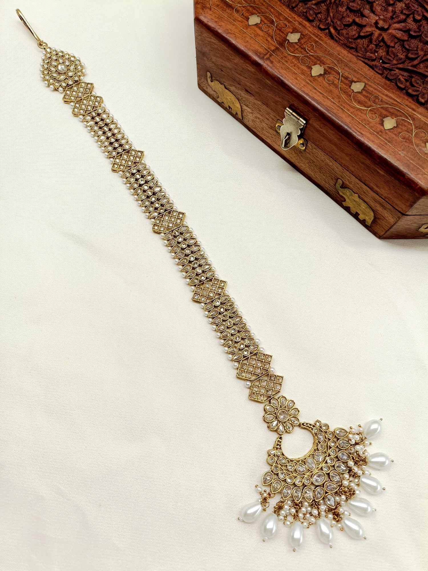 Ishika White Braid Accessories In Polki - qivii