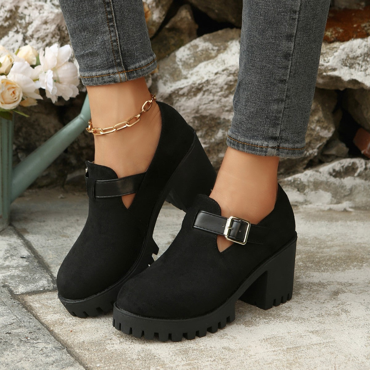 Women’s Elevare Buckle Round-Toe Platform Pumps – Chunky Heel Fashion Shoes (US 5–10)