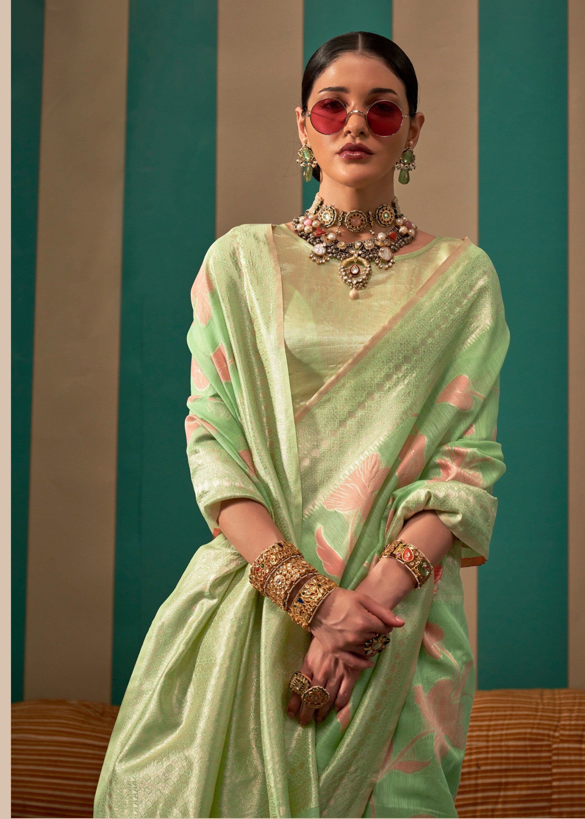 Light Green Handloom Weaving Linen Saree - qivii