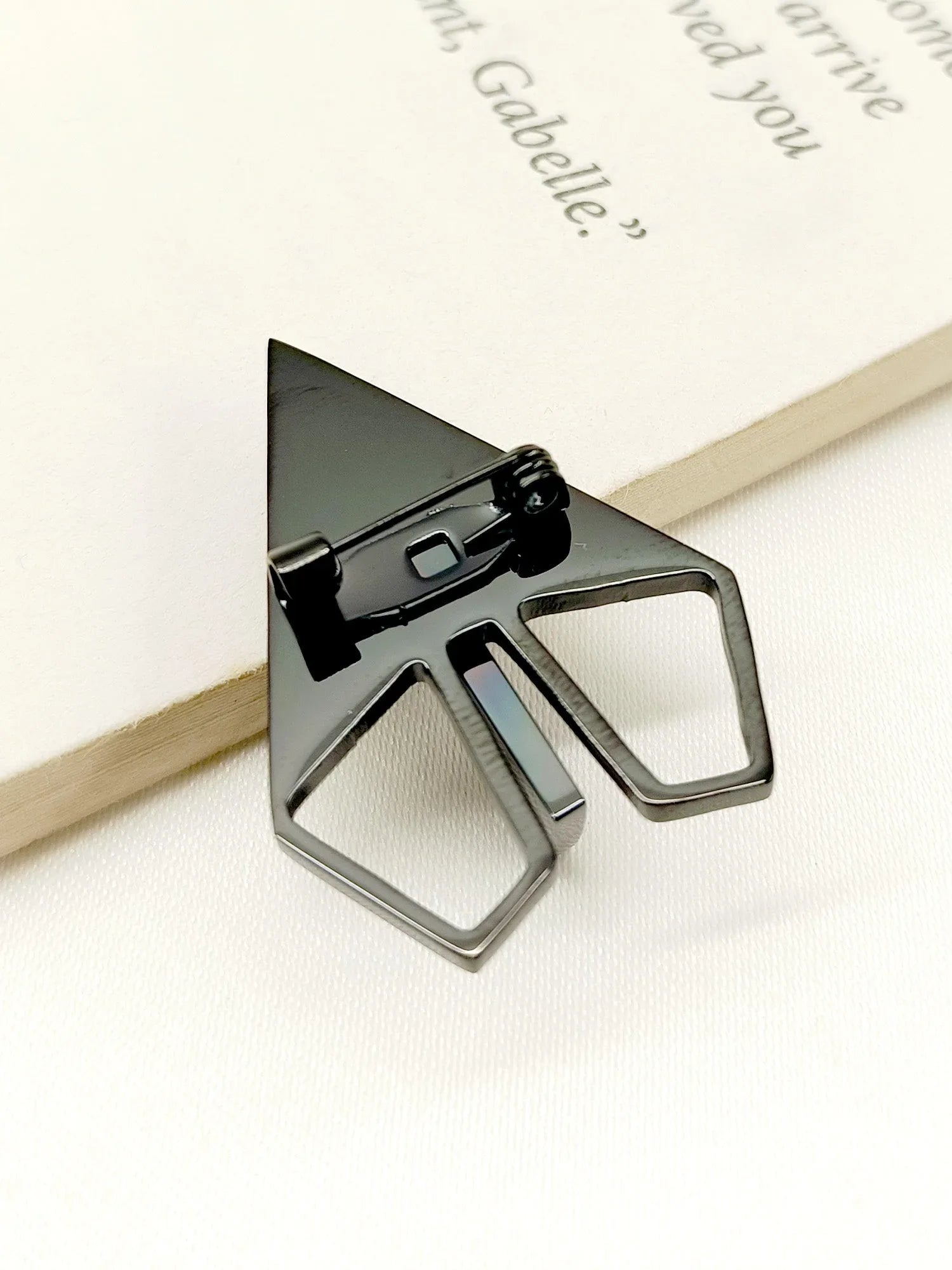 Hania Men's Brooch