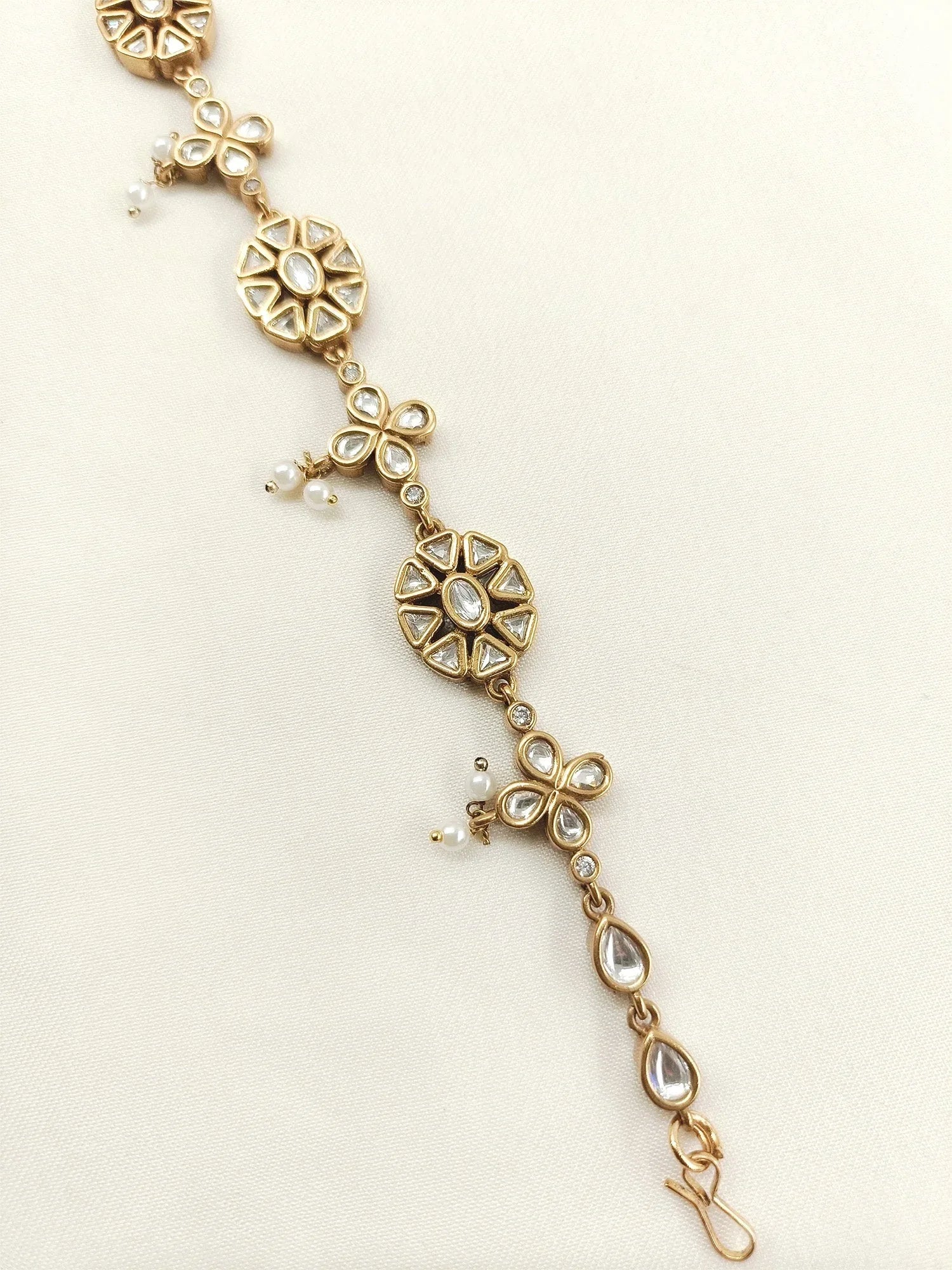 Omi White Kundan Sheeshpatti