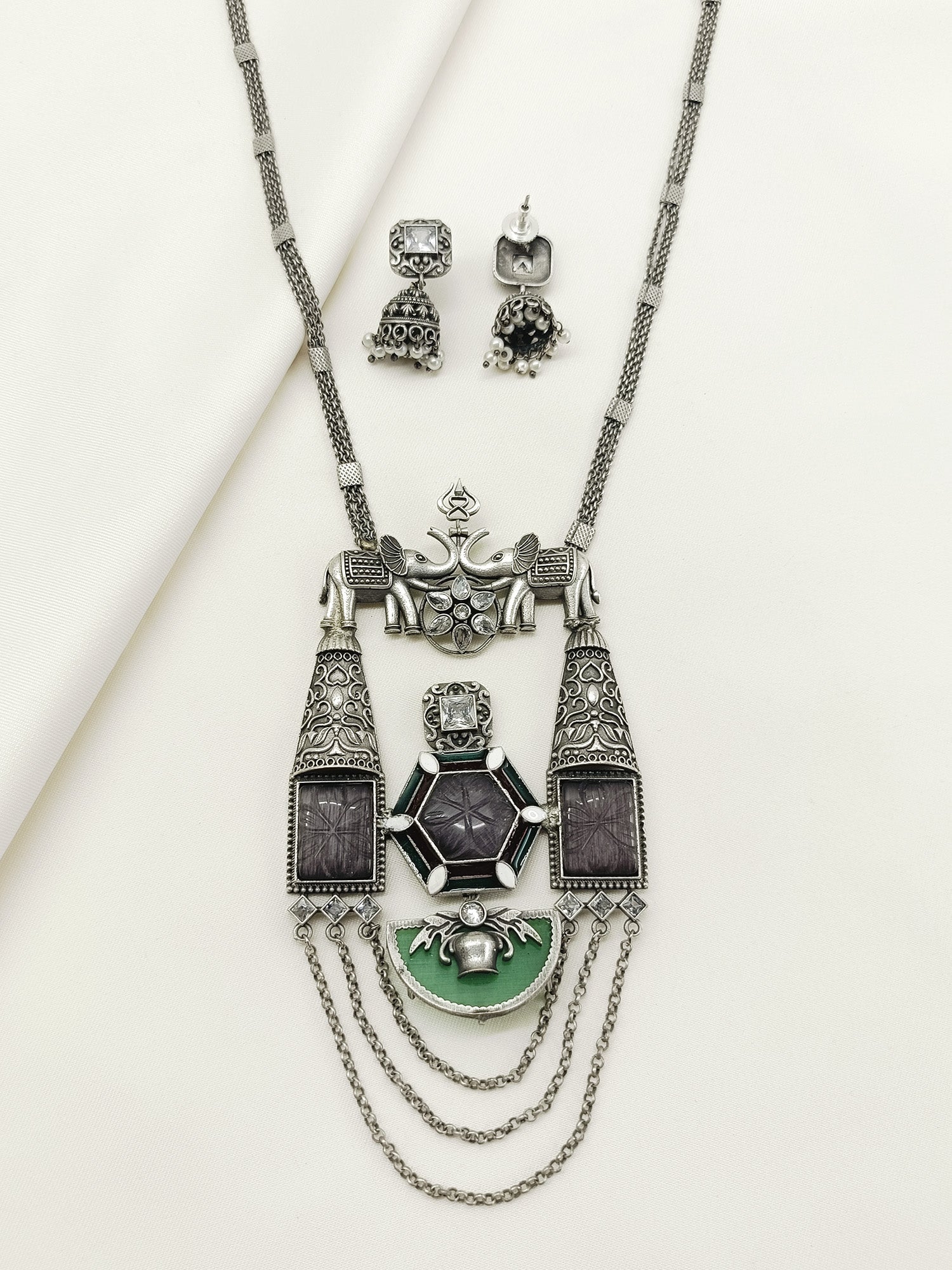 Qismat Grey Oxidized Pendant Set