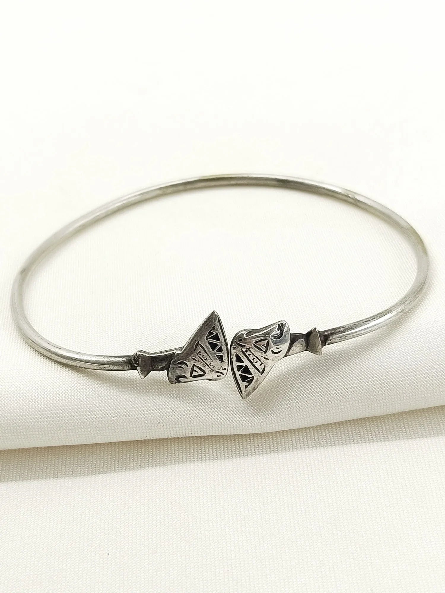 Vasini Plain Oxidized Bracelet