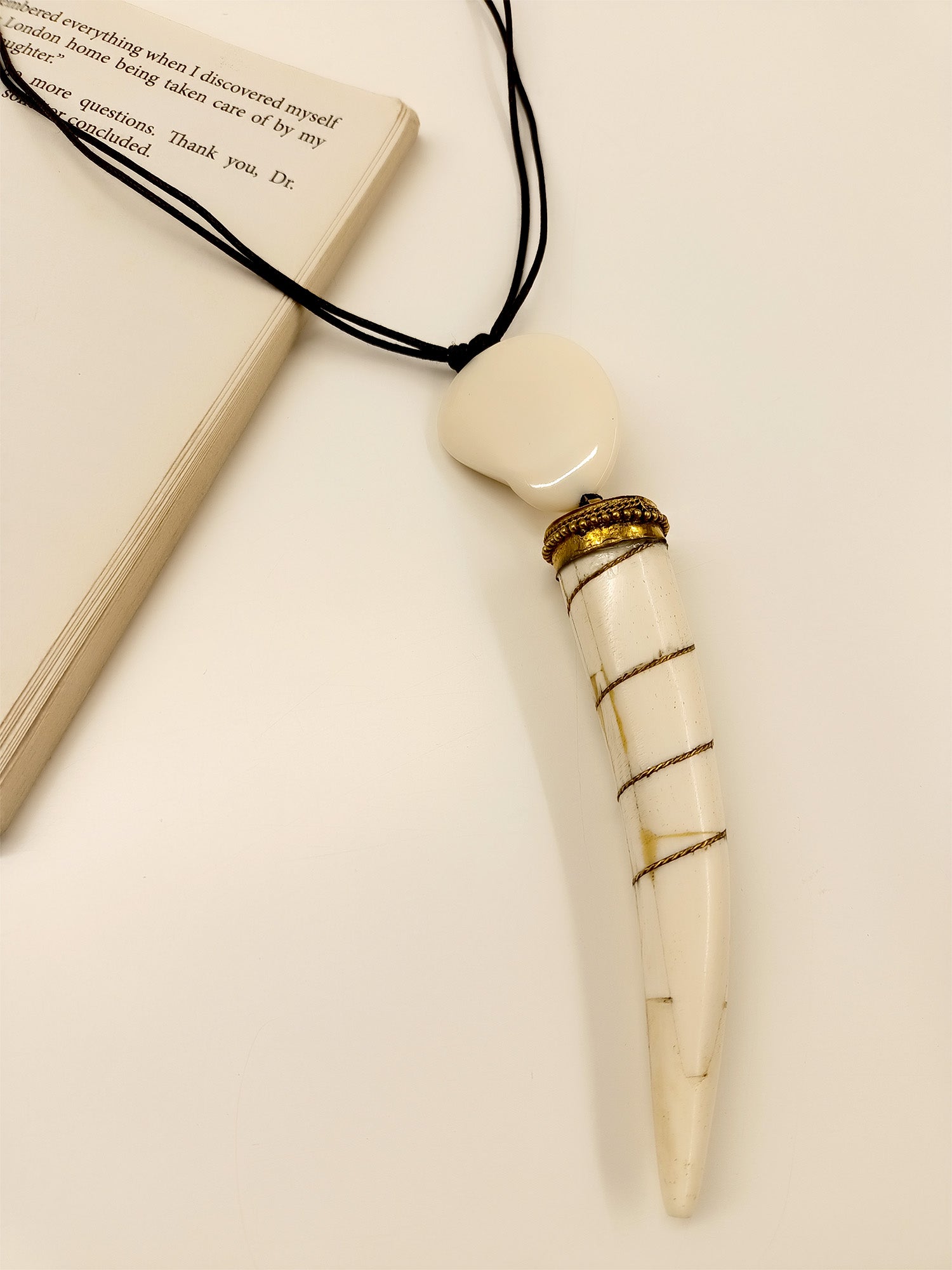 Camelia Long Western Neckpiece - qivii