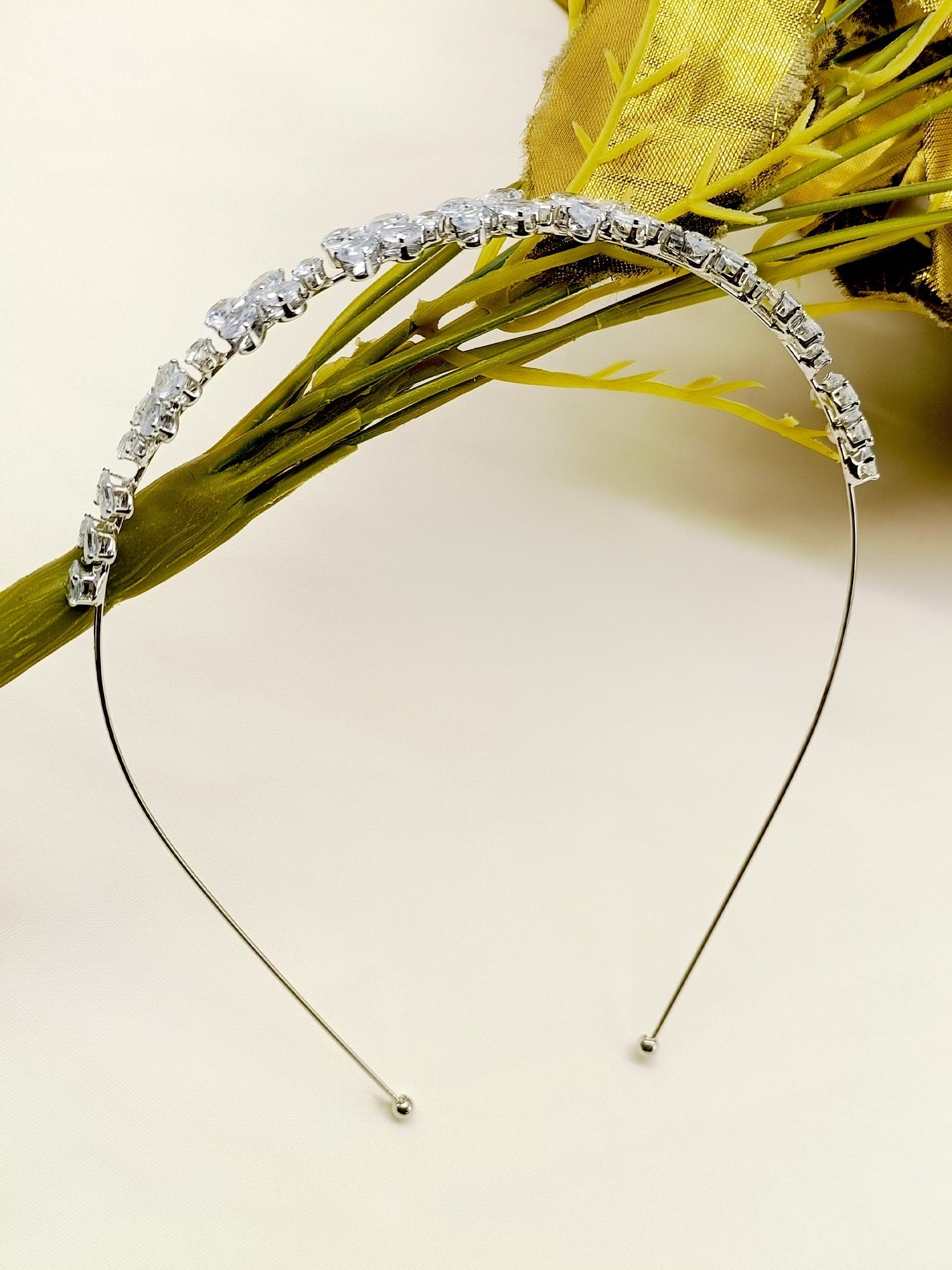 Jasleen American Diamond Hair Band - qivii