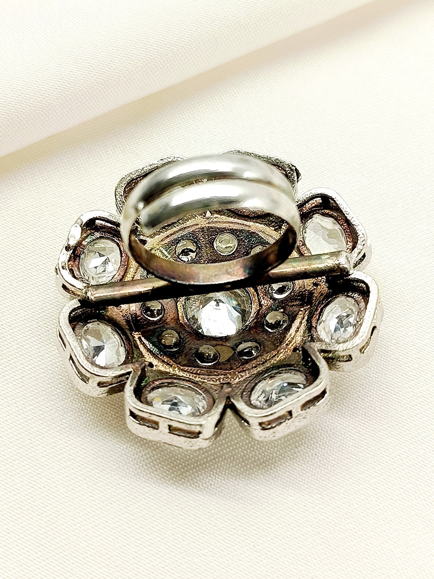 Malishka White Oxidized Finger Ring - qivii